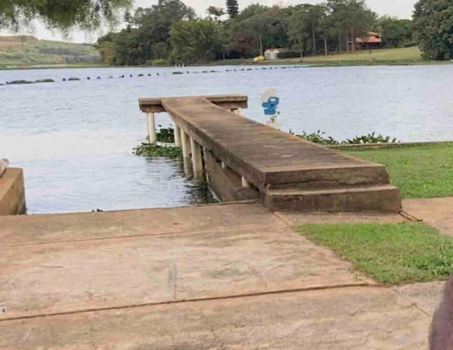 Casa de Campo em frente ao Lago em Americana-SP