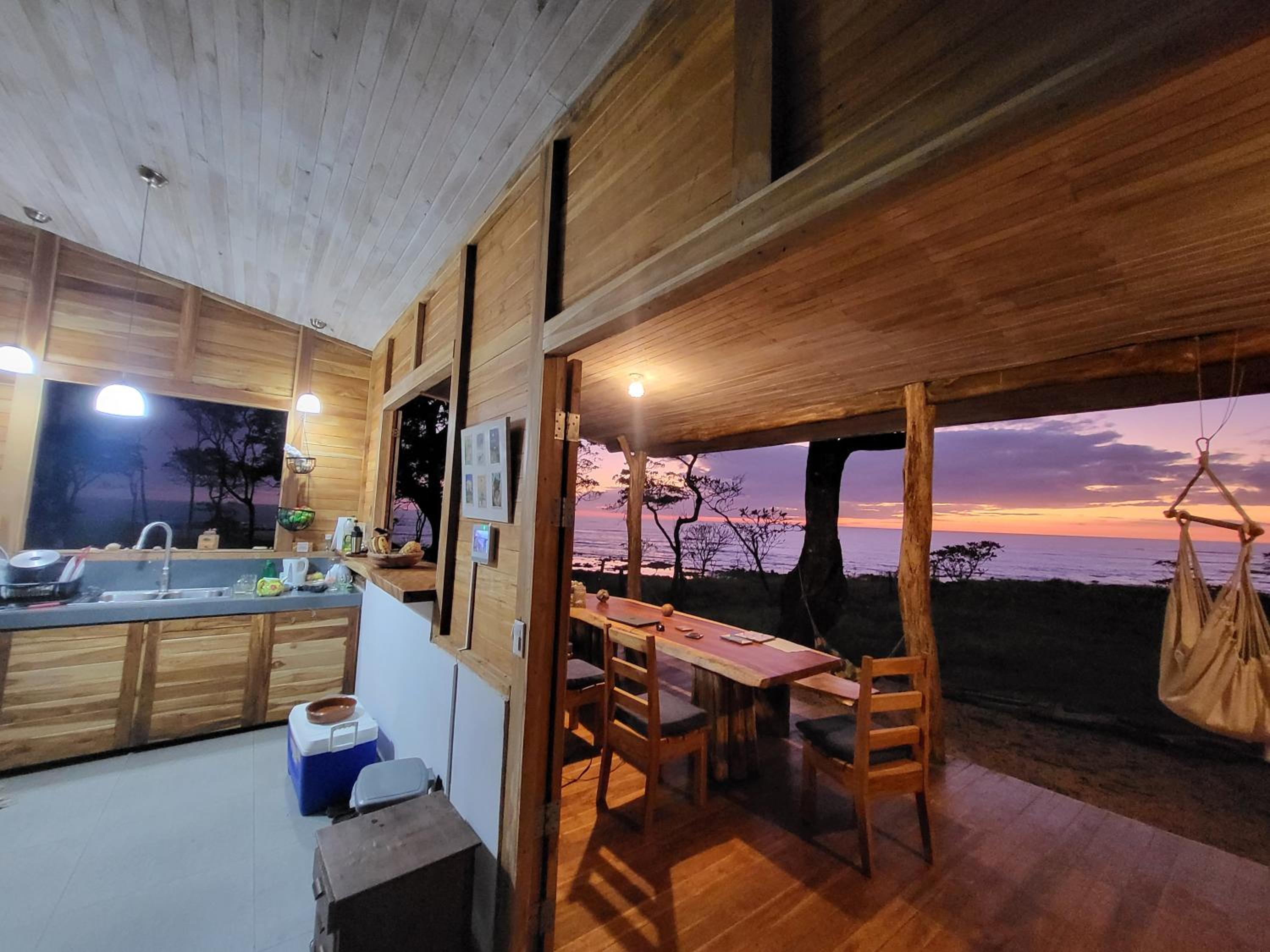 Casa Lagarto Beachfront