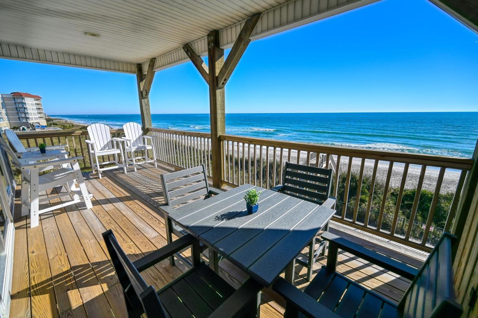 North Topsail Oceanfront with Shared Pool - Dogs Allowed - Elevator