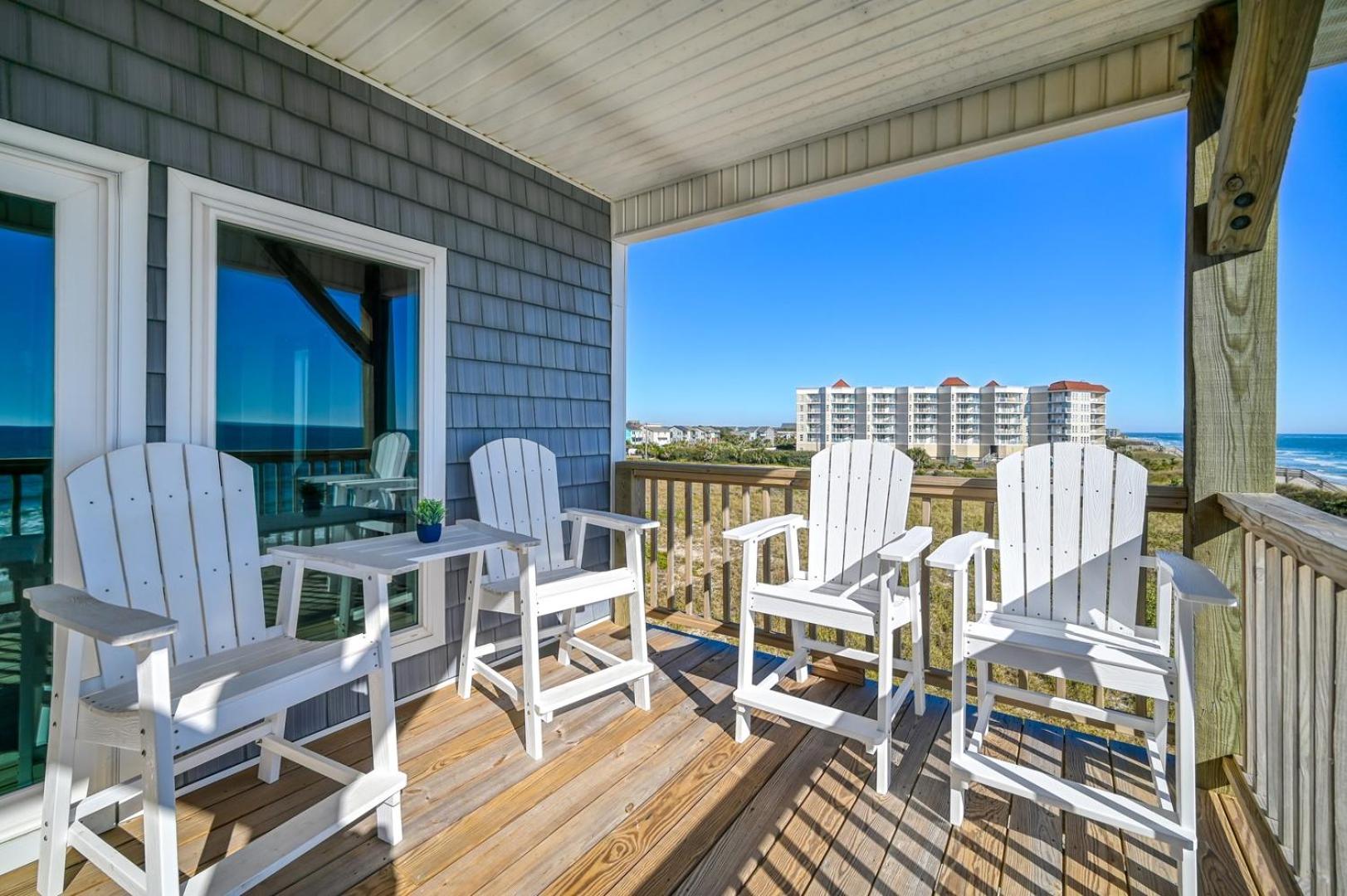 North Topsail Oceanfront with Shared Pool - Dogs Allowed - Elevator