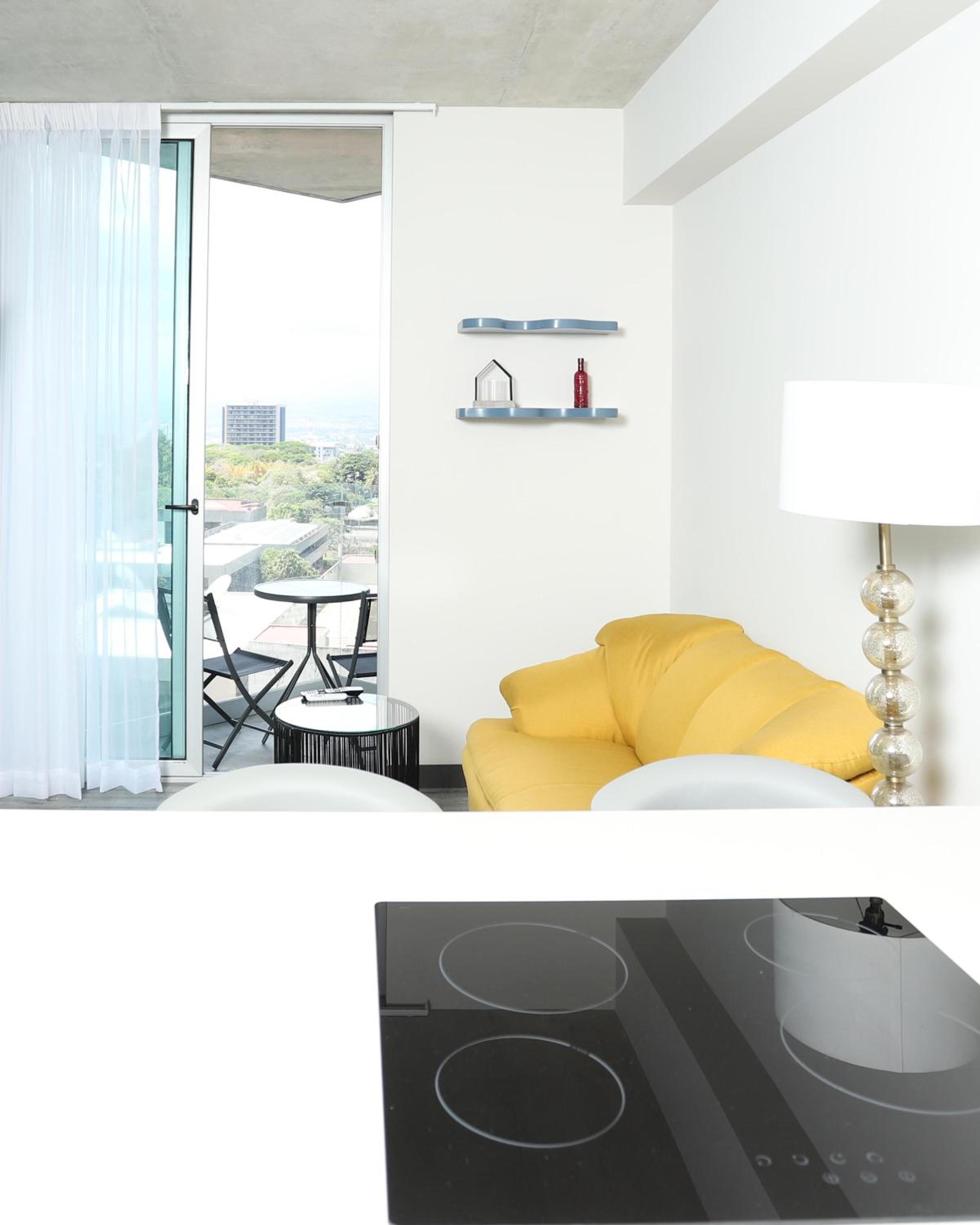 Secrt Sabana 1BR · Modern Comfort · Parking · Pool & Gym · Apt 1207