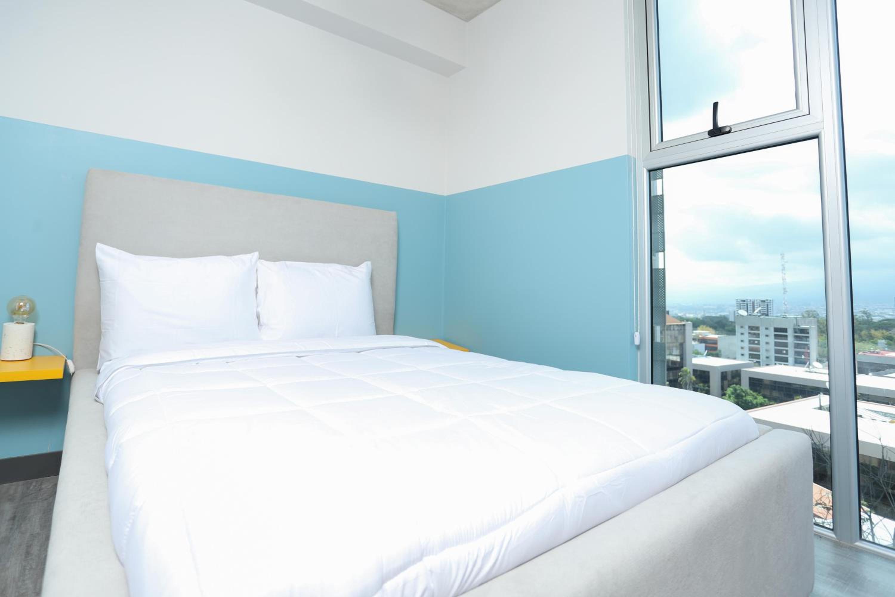 Secrt Sabana 1BR · Modern Comfort · Parking · Pool & Gym · Apt 1207
