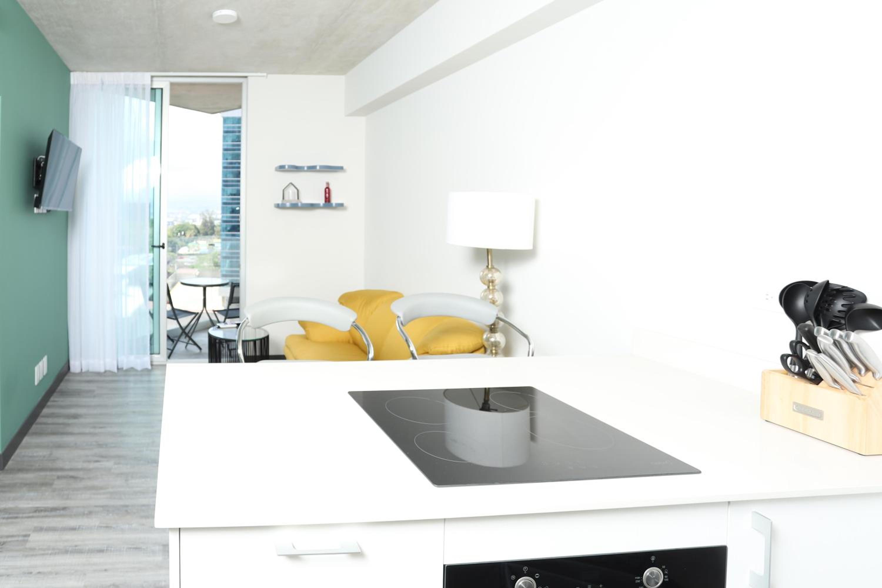 Secrt Sabana 1BR · Modern Comfort · Parking · Pool & Gym · Apt 1207