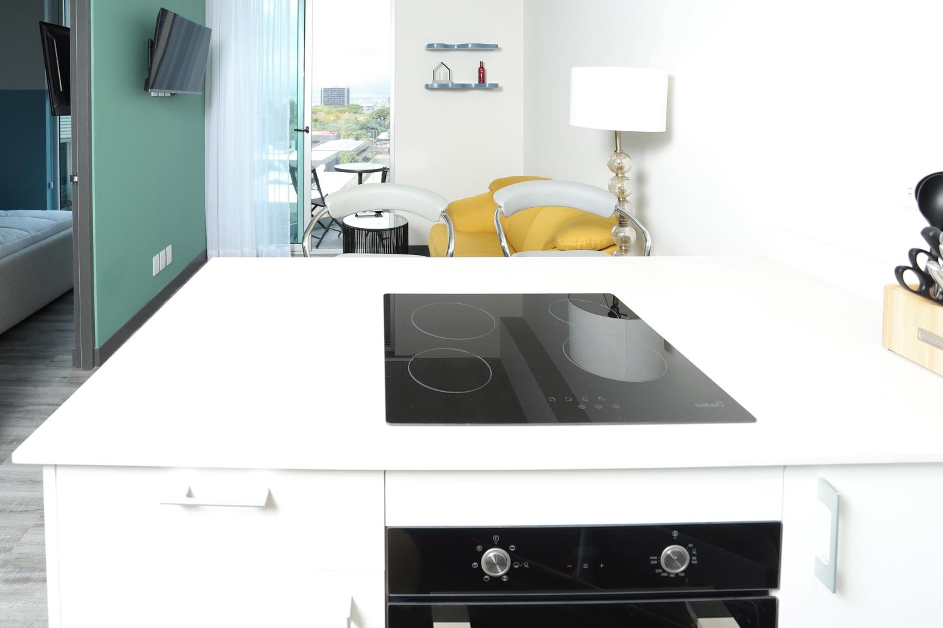 Secrt Sabana 1BR · Modern Comfort · Parking · Pool & Gym · Apt 1207
