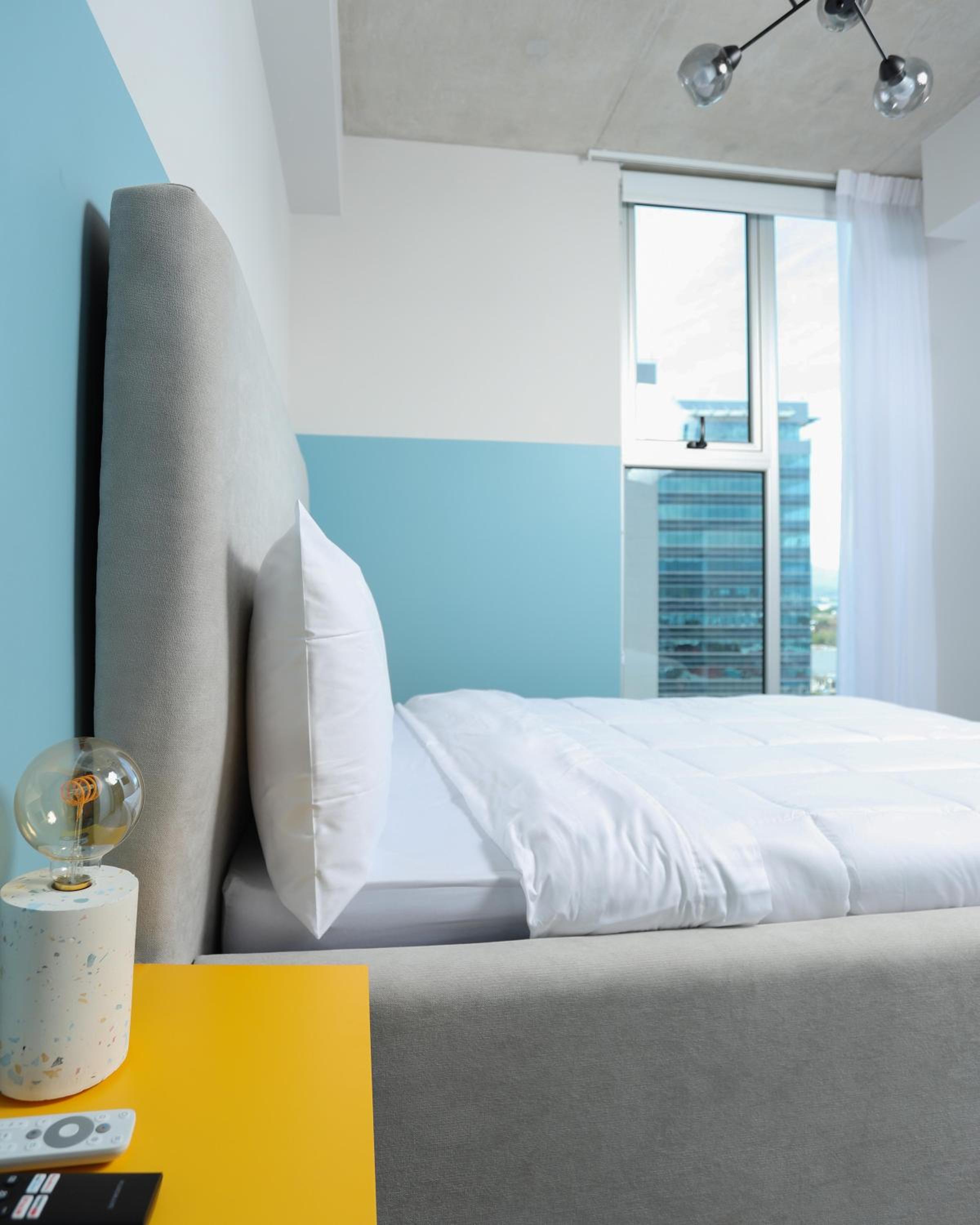 Secrt Sabana 1BR · Modern Comfort · Parking · Pool & Gym · Apt 1207
