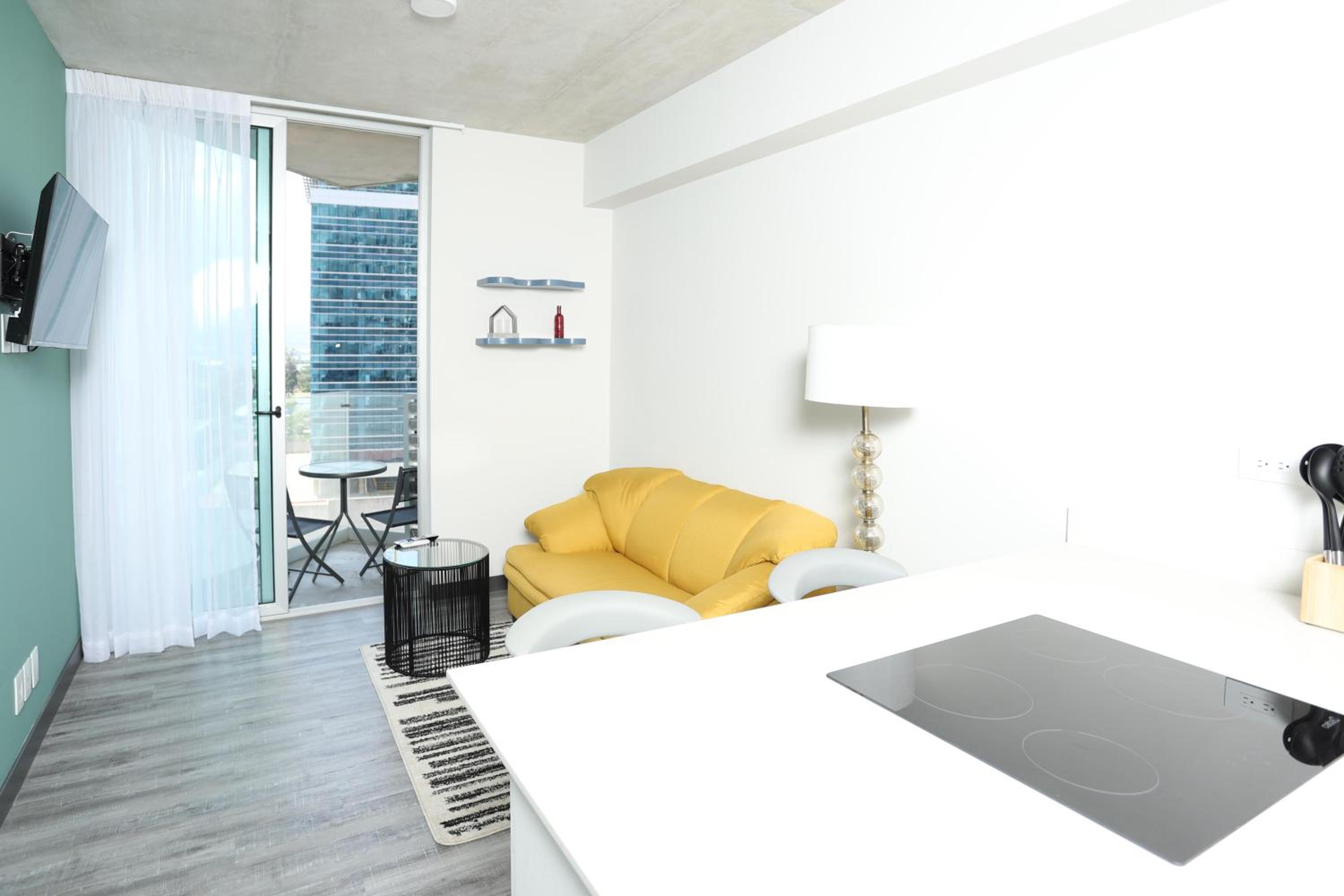 Secrt Sabana 1BR · Modern Comfort · Parking · Pool & Gym · Apt 1207