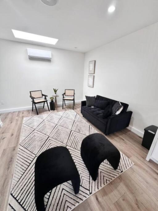 New Private Villa By Beverly Hills and The Grove Spacious 2 Story Unit in the Best Part of LA