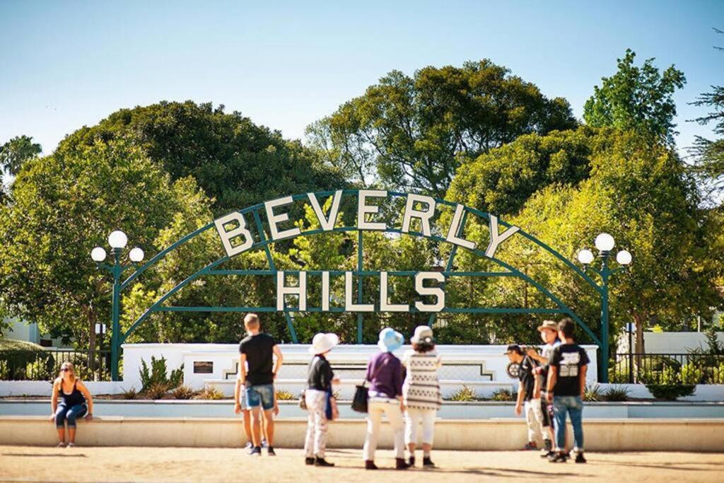 New Private Villa By Beverly Hills and The Grove Spacious 2 Story Unit in the Best Part of LA