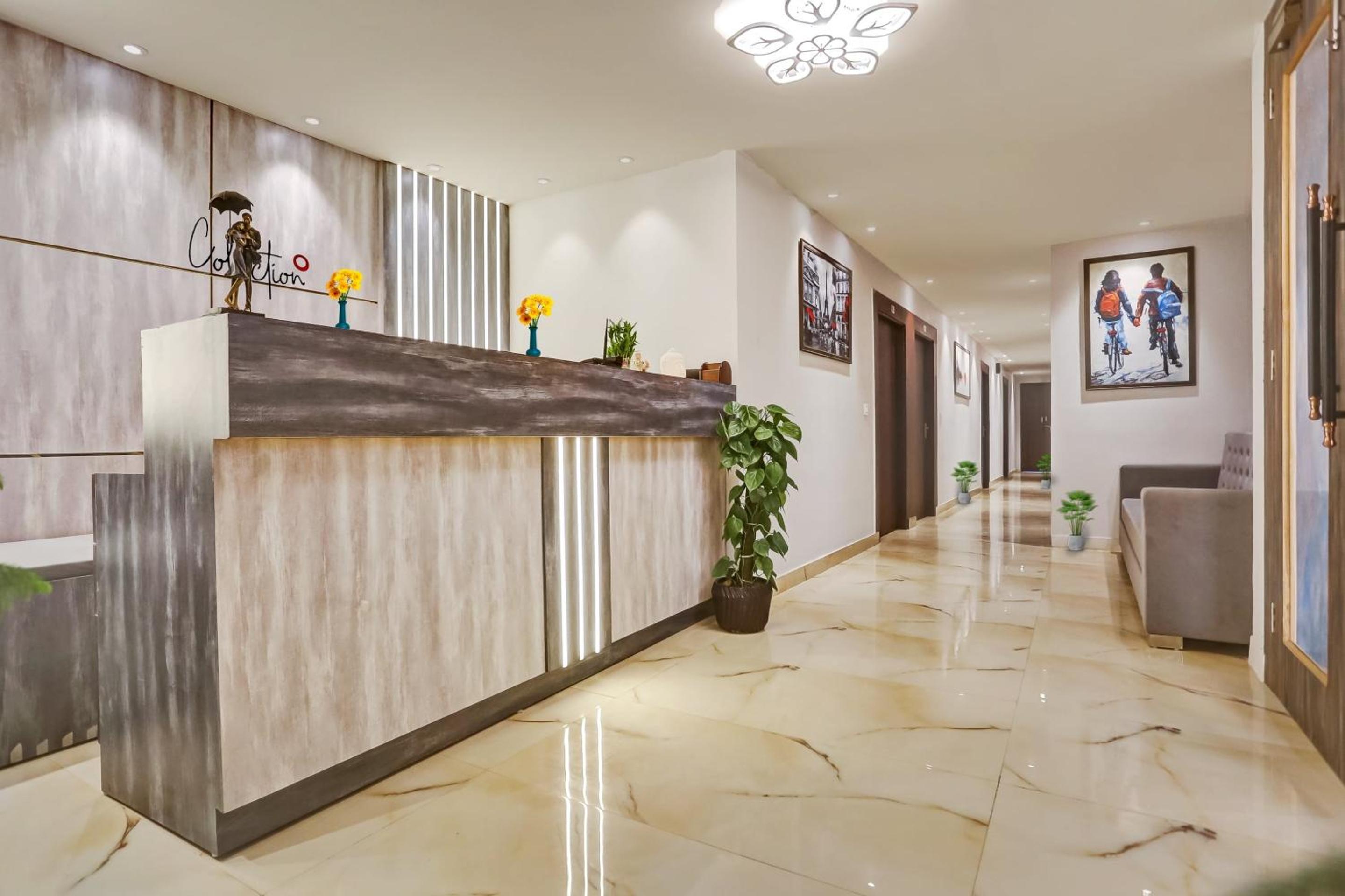Lobby & Reception