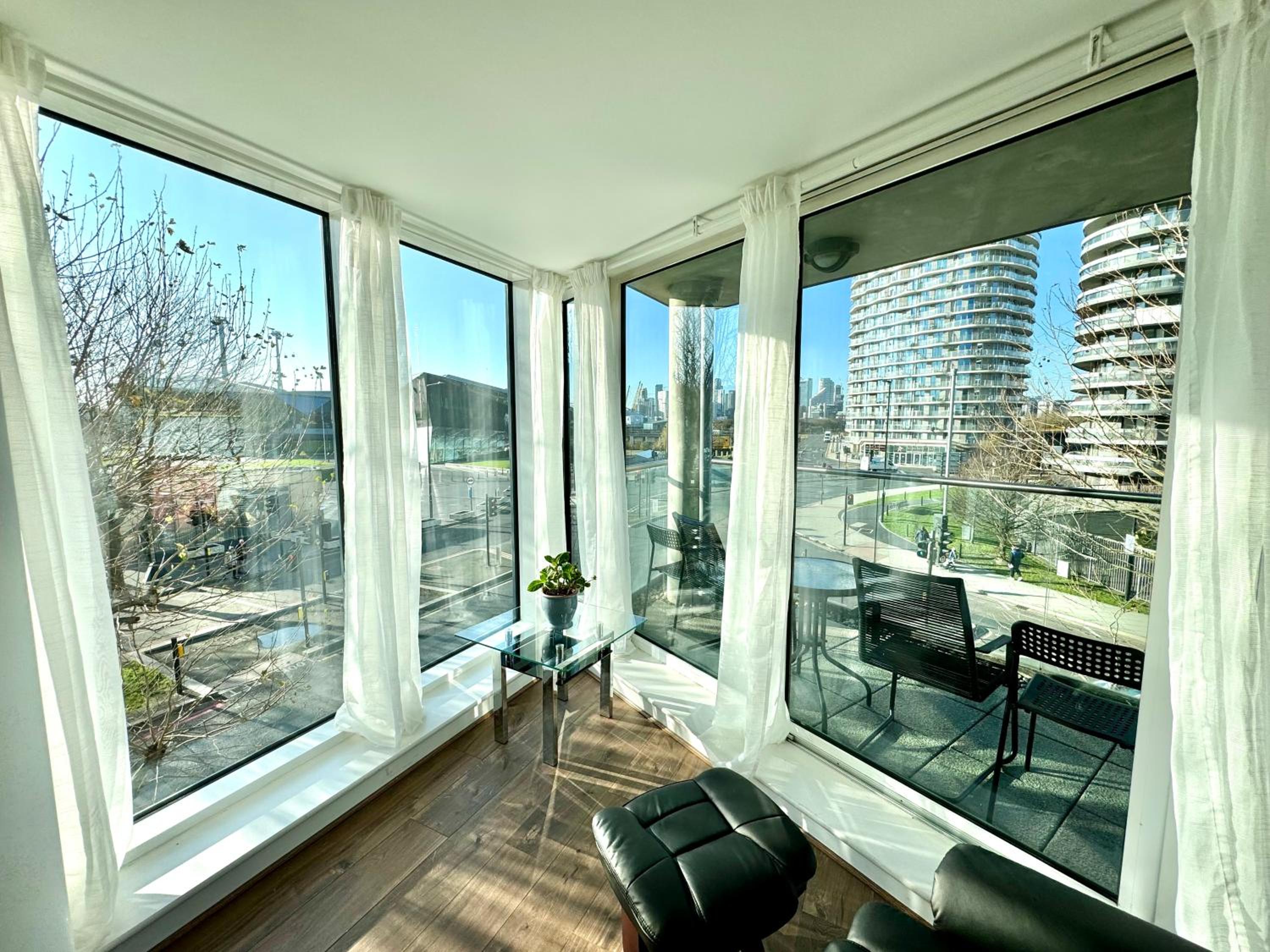 Luxury Dockview 3 Beds Excel London