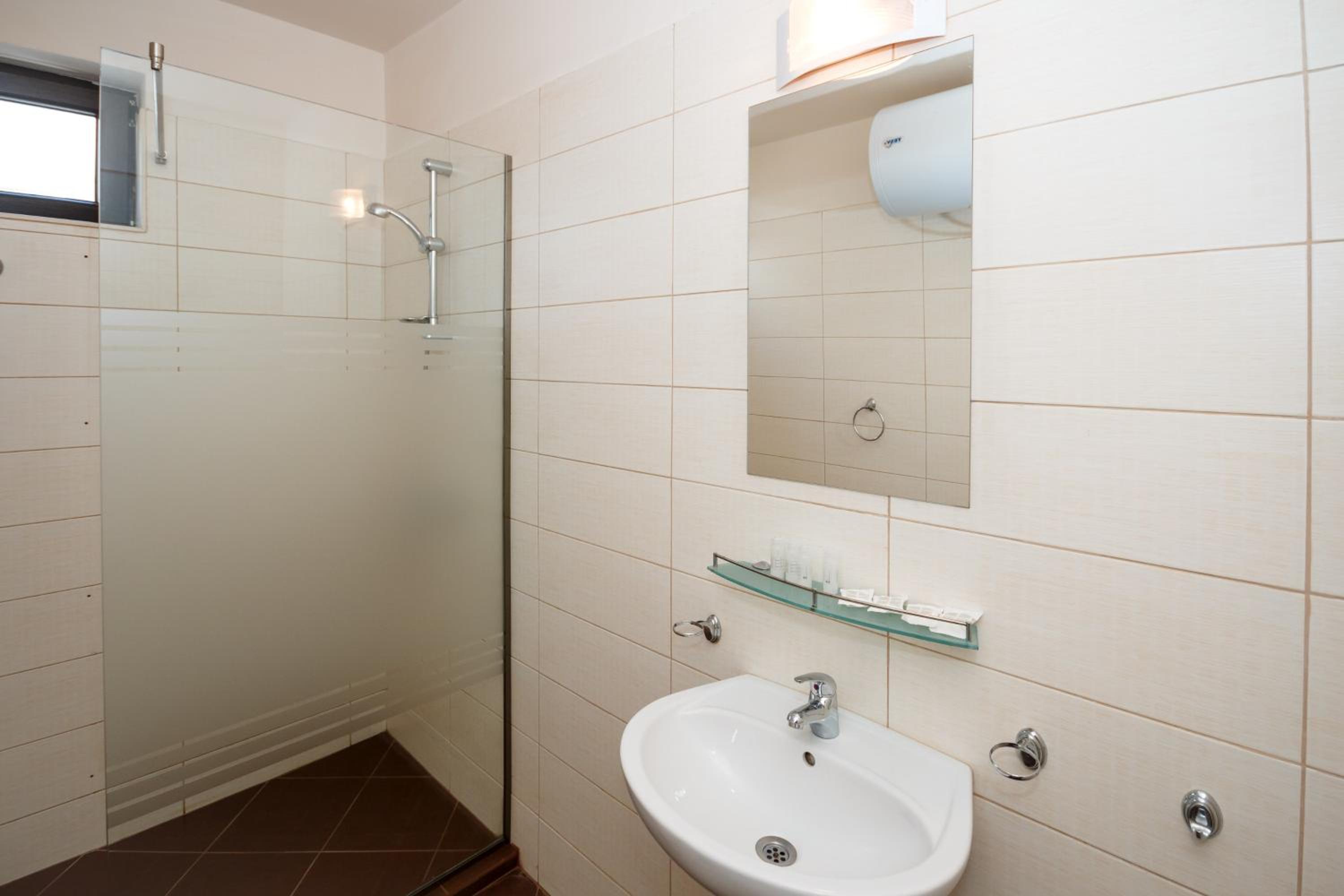 Charming 1 Bedroom Apartment