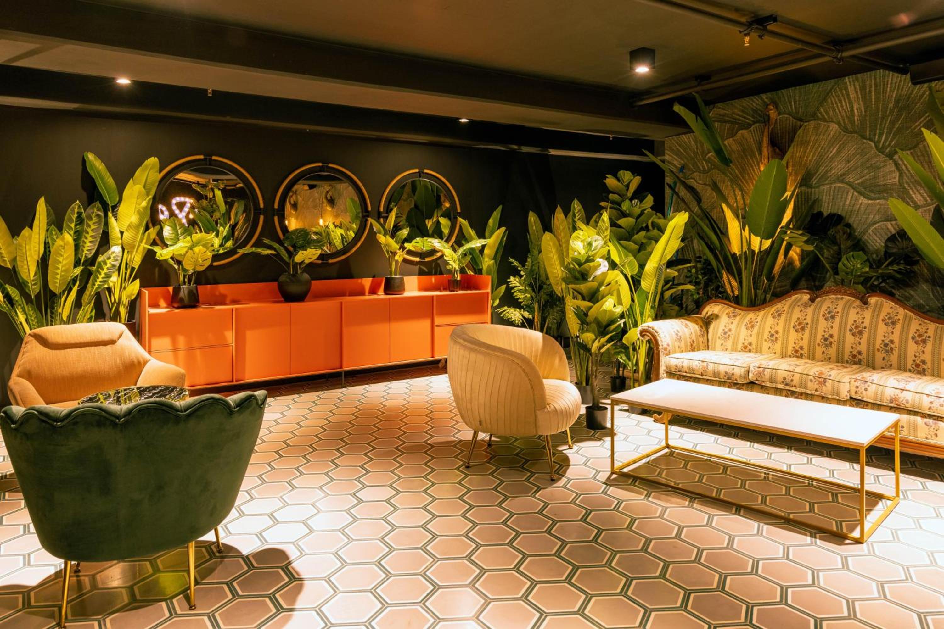 lounge