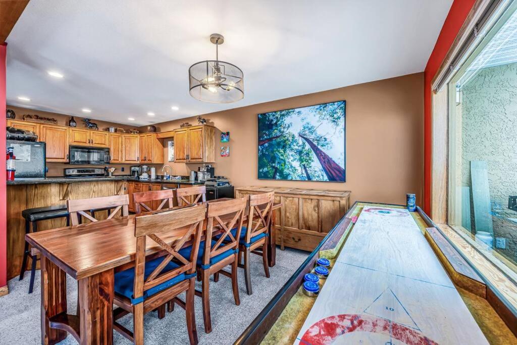 Fresh Tracks Retreat - Ski In Out Mtn View & Private Hot Tub