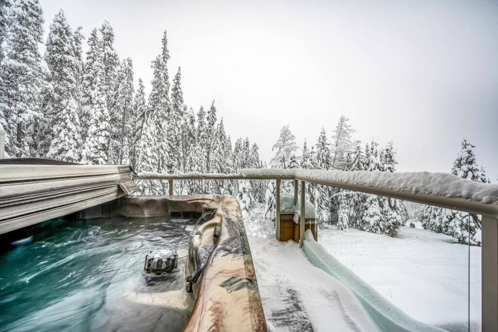 Fresh Tracks Retreat - Ski In Out Mtn View & Private Hot Tub