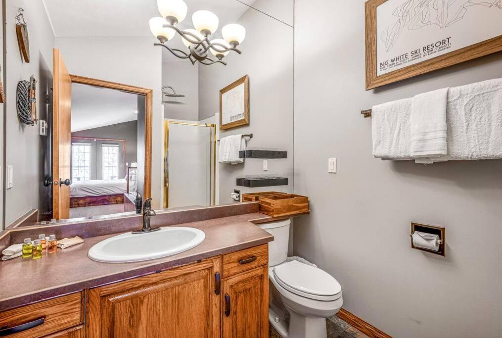 Fresh Tracks Retreat - Ski In Out Mtn View & Private Hot Tub