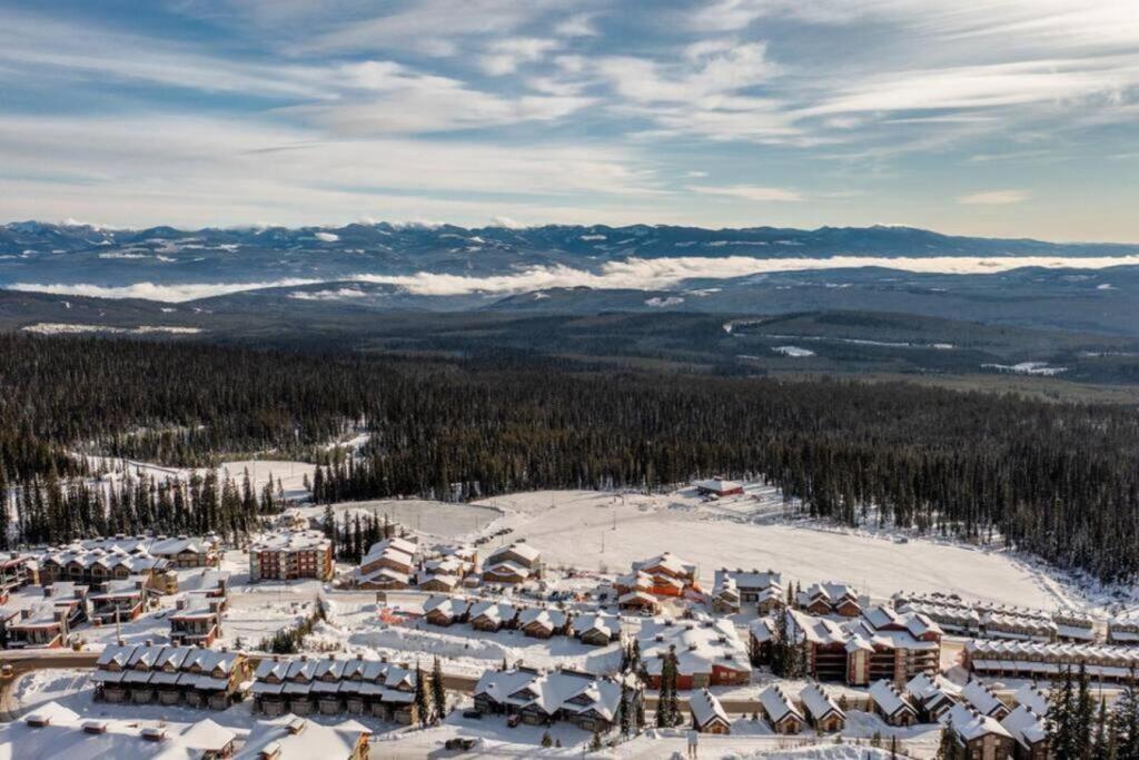 Fresh Tracks Retreat - Ski In Out Mtn View & Private Hot Tub