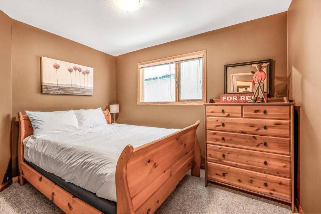 Fresh Tracks Retreat - Ski In Out Mtn View & Private Hot Tub