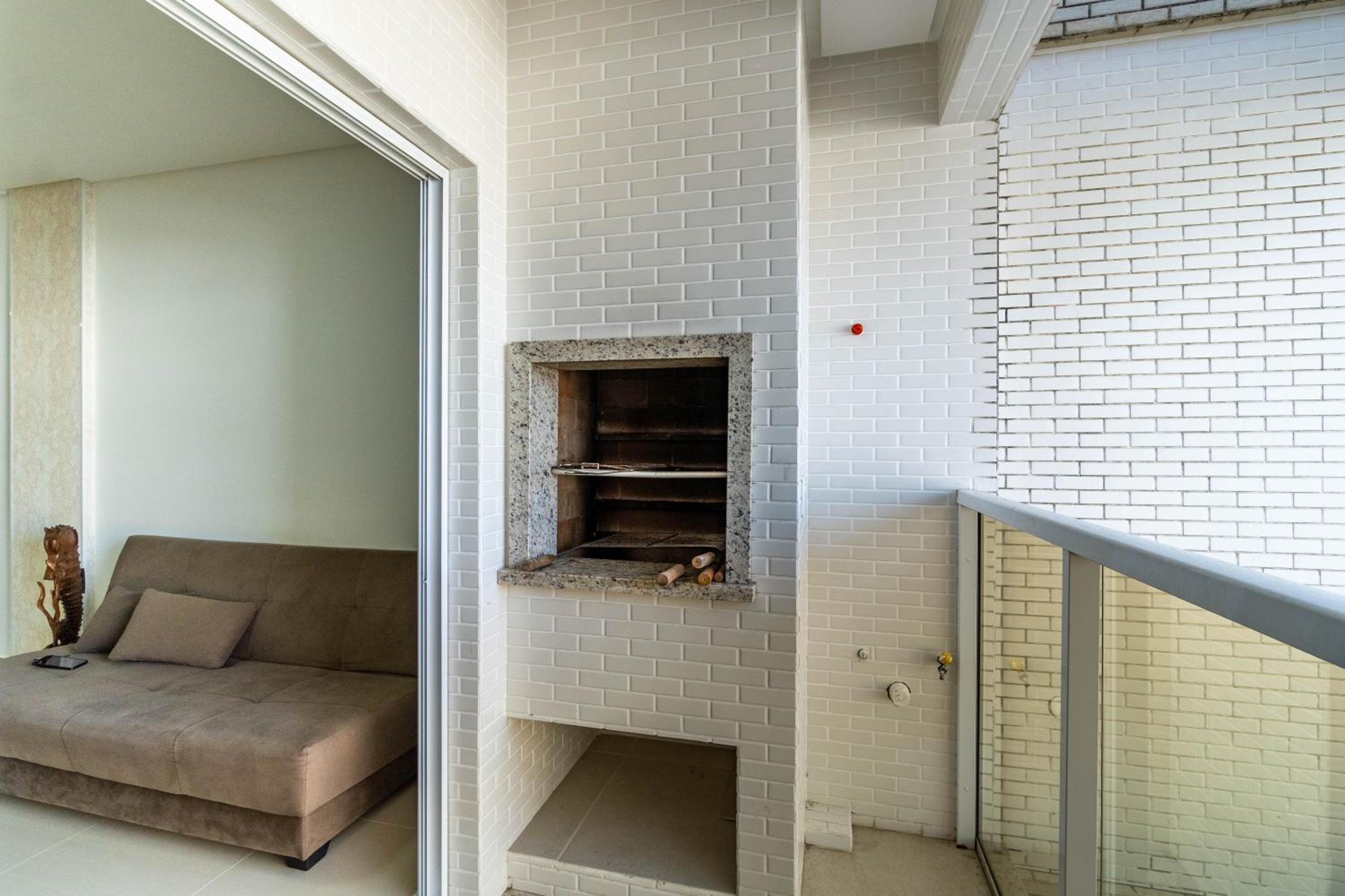 Apartamento com 02 dormitórios em Canto Grande - LA016EF