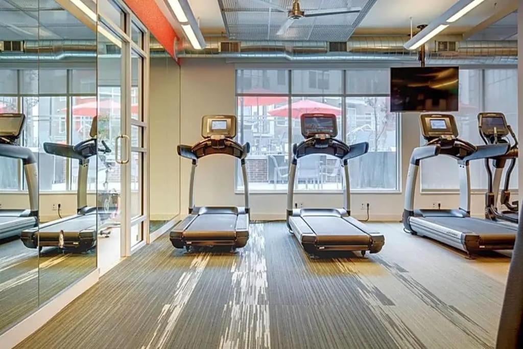 Modern Resort Styled 2BR Apt W Pool, Gym & Hot Tub view 3