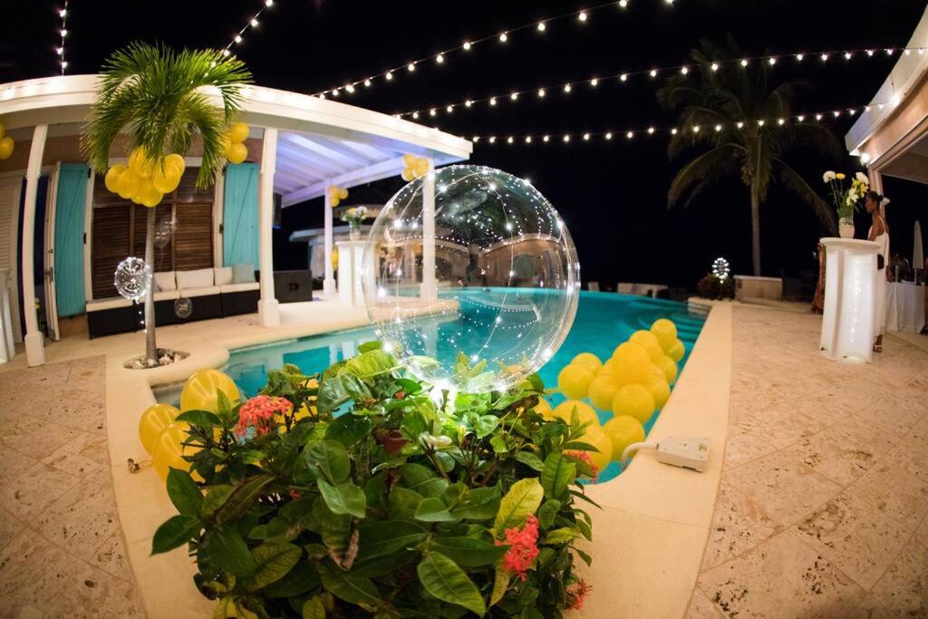 Beautiful Oceanfront Villa, Pool !!!