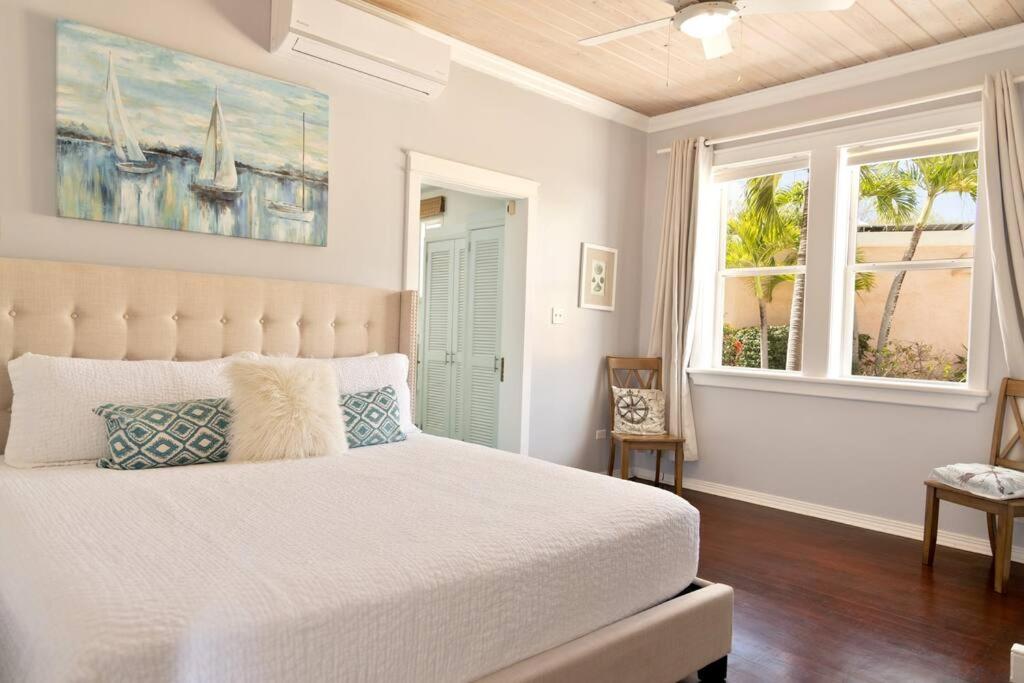 Beautiful Oceanfront Villa, Pool !!!
