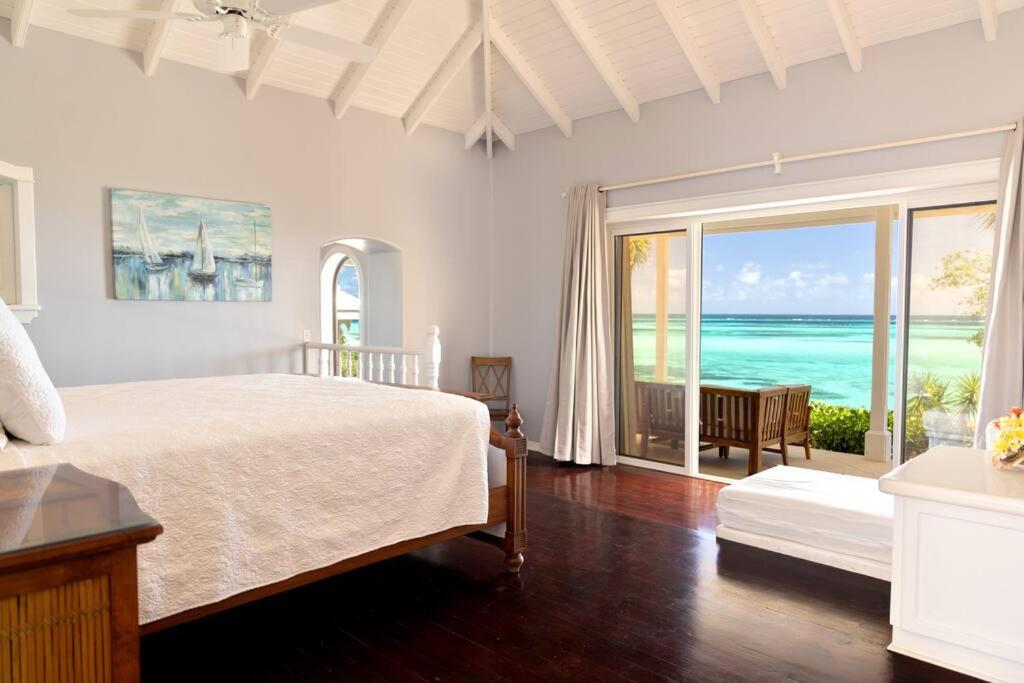 Beautiful Oceanfront Villa, Pool !!!