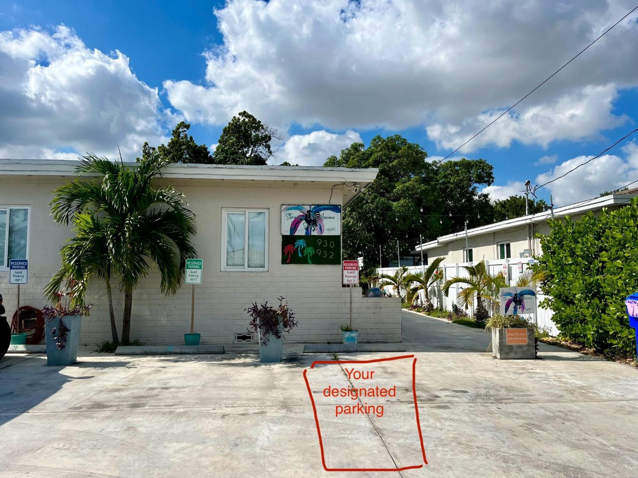 Stunning Little Havana Suites Close to airport, Calle Ocho, Brickell, Wynwood and the Beaches - Free Parking