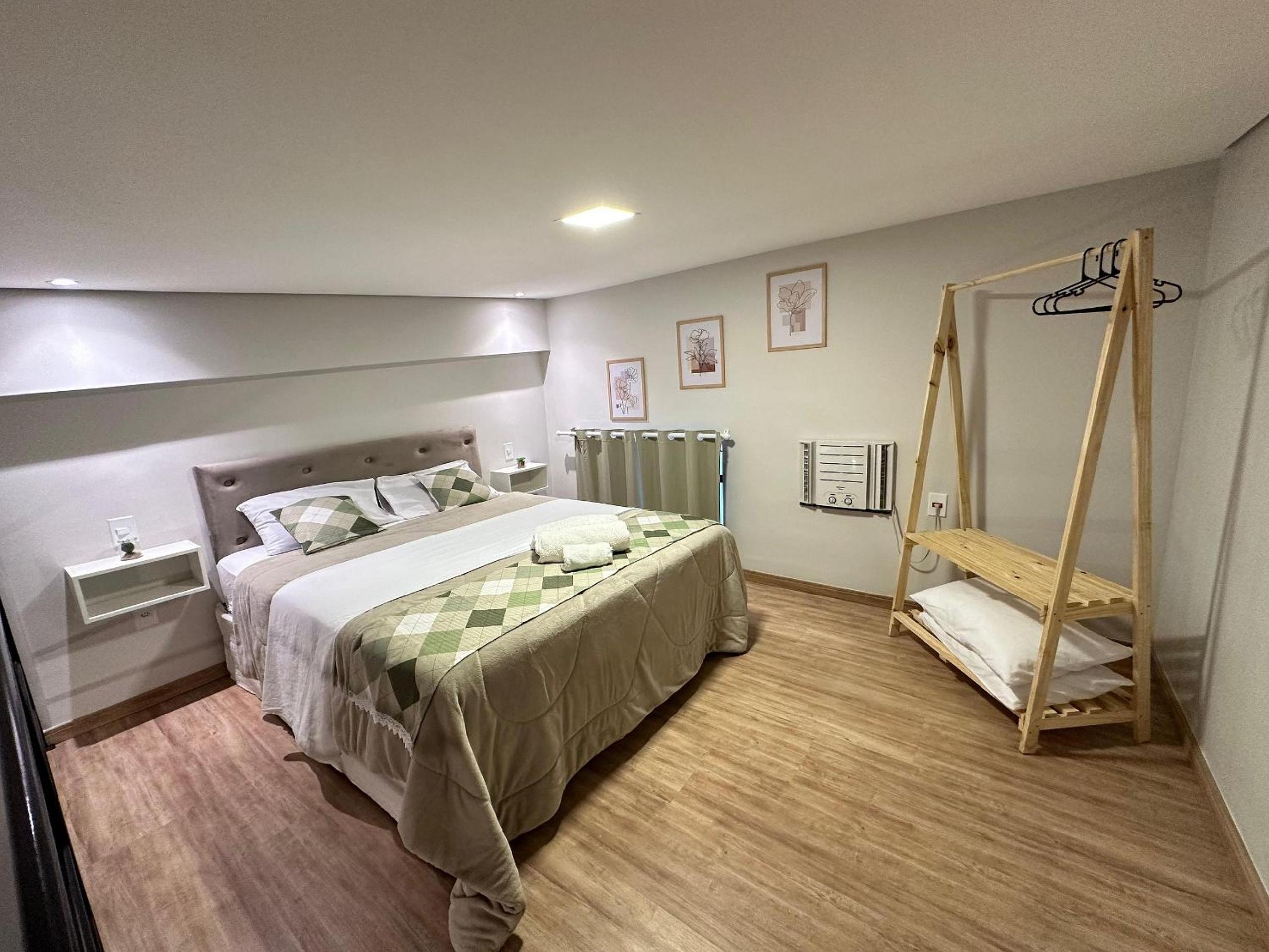 Loft de Luxo no Braga: Perfeito para Casais - Ar, Wi-Fi e Estilo