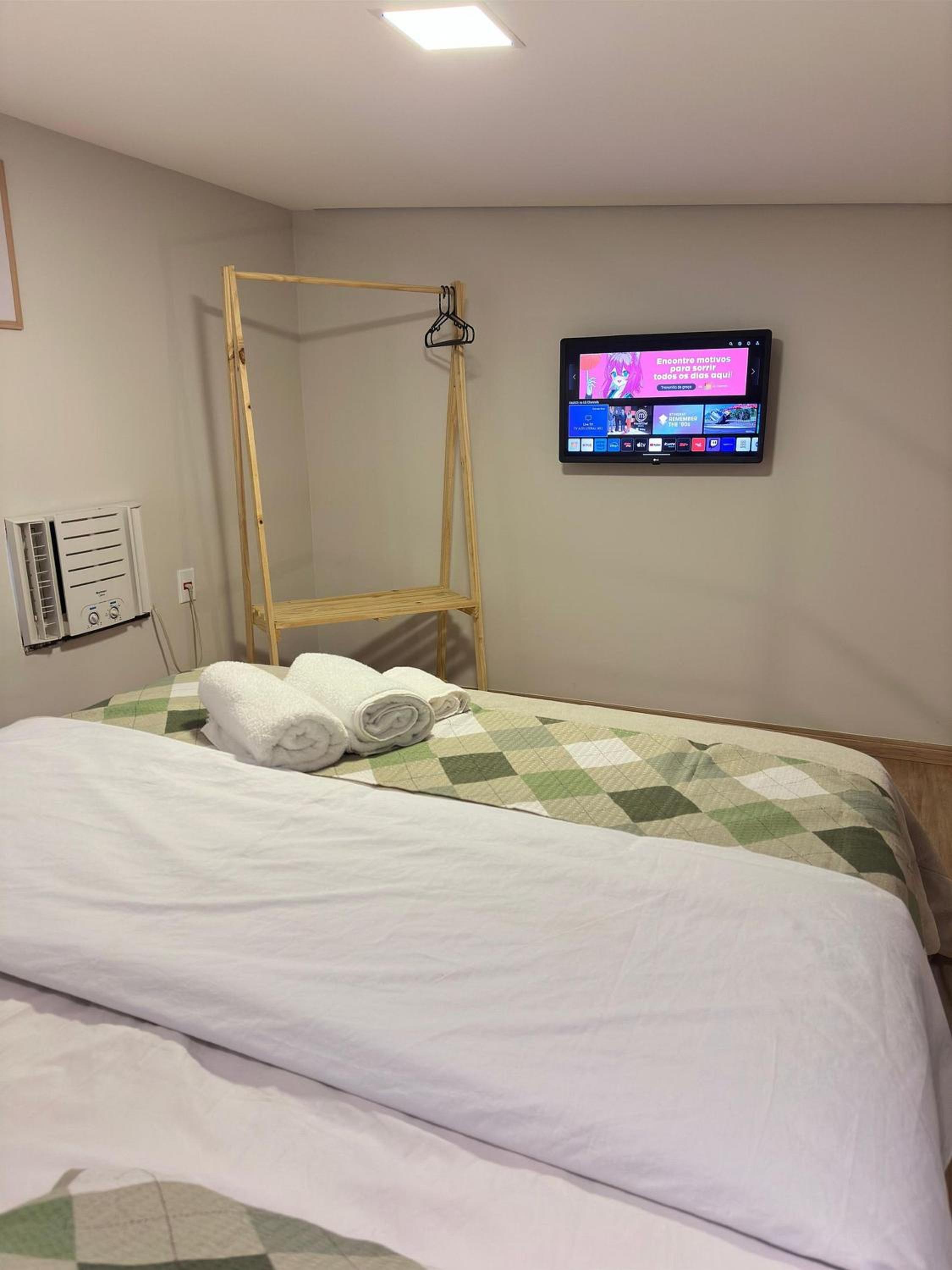 Loft de Luxo no Braga: Perfeito para Casais - Ar, Wi-Fi e Estilo