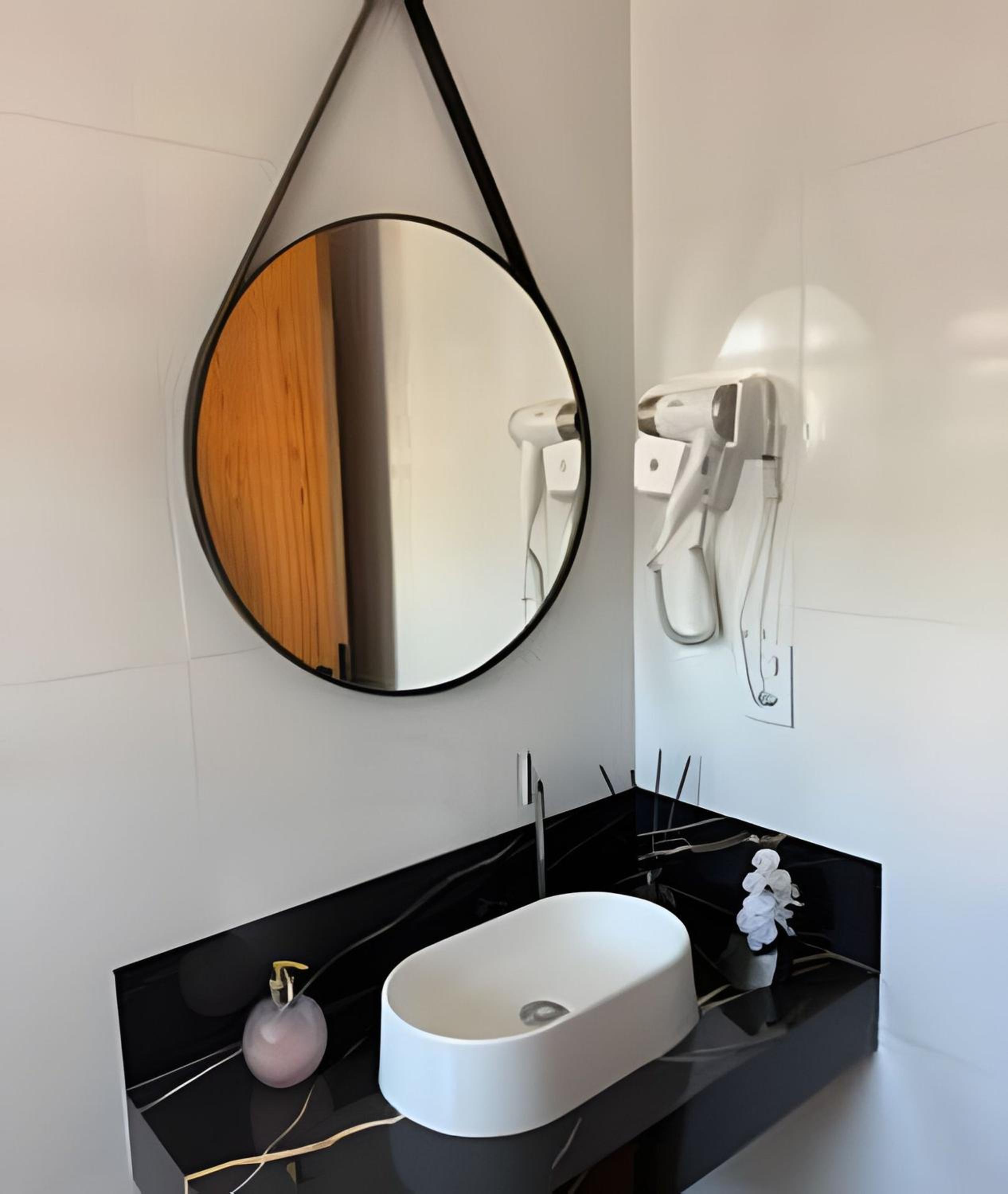 Loft de Luxo no Braga: Perfeito para Casais - Ar, Wi-Fi e Estilo