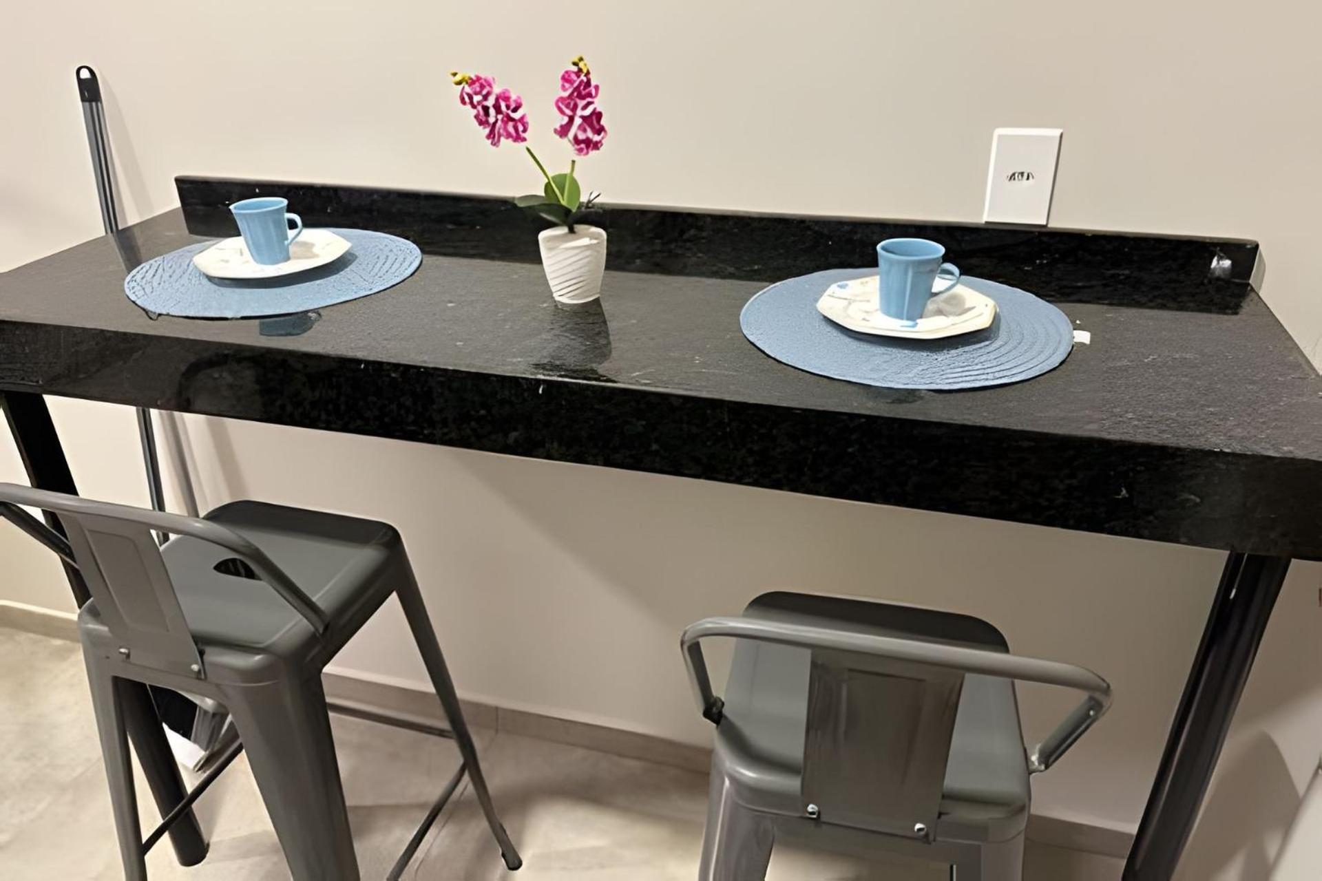 Loft de Luxo no Braga: Perfeito para Casais - Ar, Wi-Fi e Estilo
