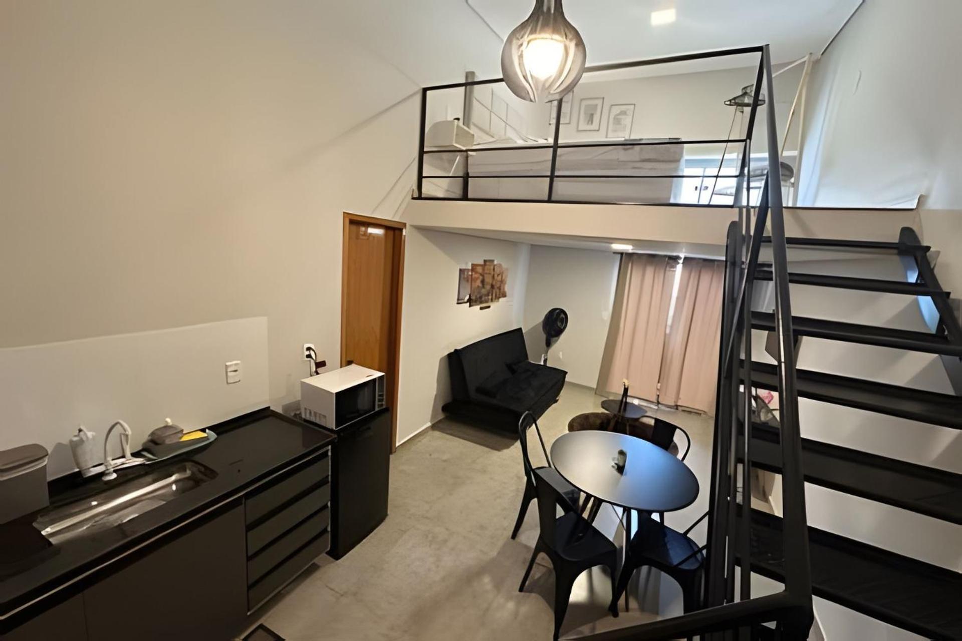 Loft de Luxo no Braga: Perfeito para Casais - Ar, Wi-Fi e Estilo