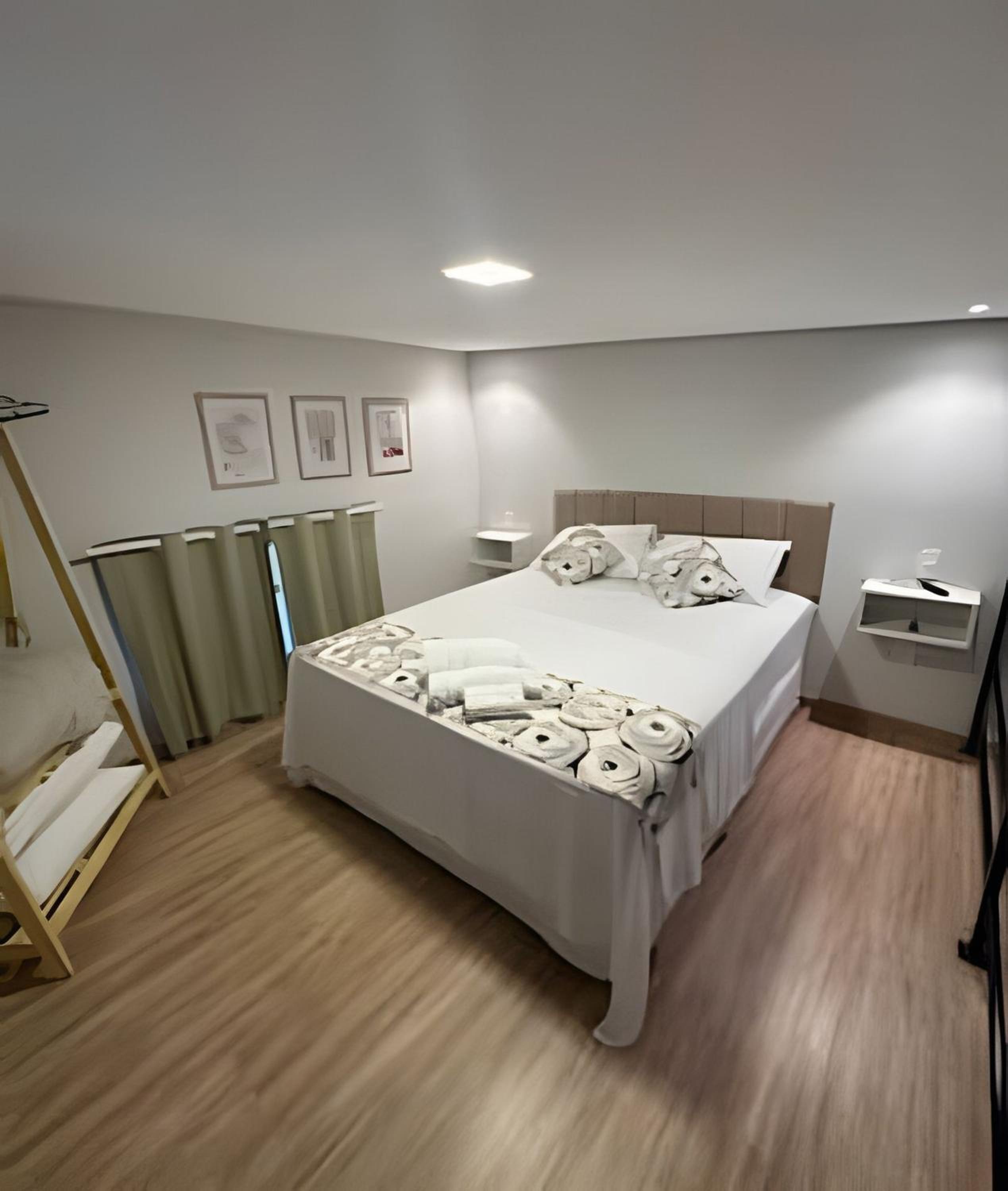 Loft de Luxo no Braga: Perfeito para Casais - Ar, Wi-Fi e Estilo