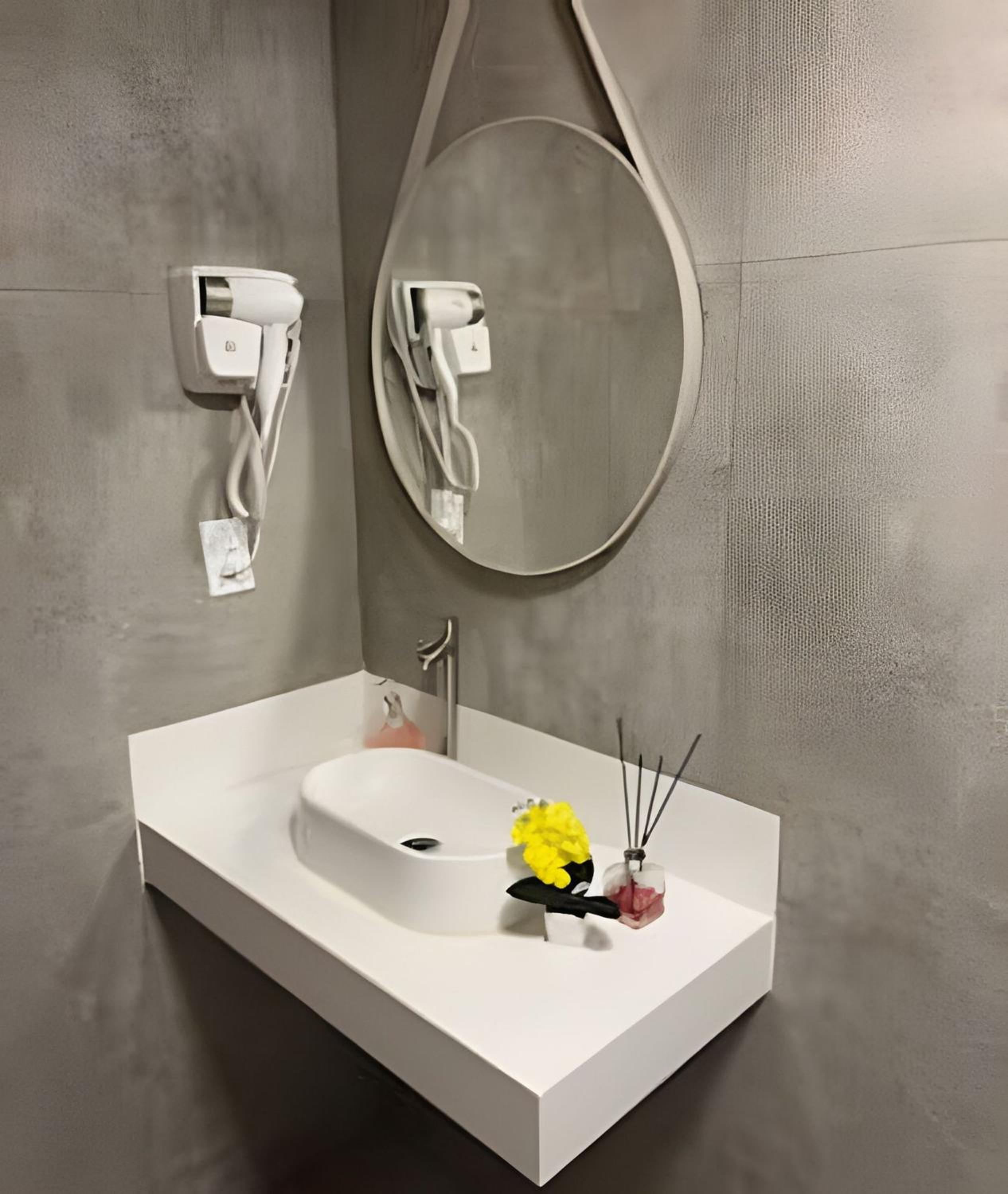 Loft de Luxo no Braga: Perfeito para Casais - Ar, Wi-Fi e Estilo