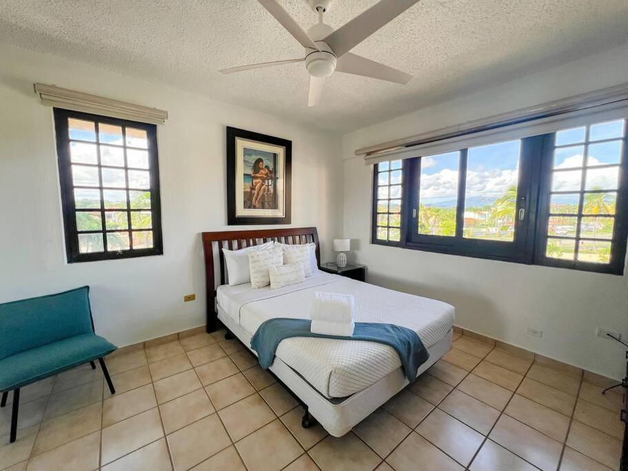 Crescent Beach Apt Ocean View view 4