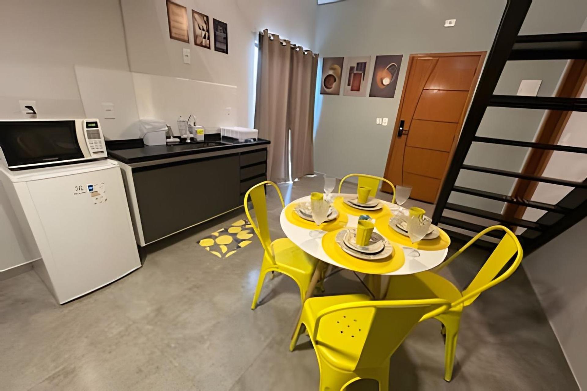 Loft de Luxo no Braga: Perfeito para Casais - Ar, Wi-Fi e Estilo