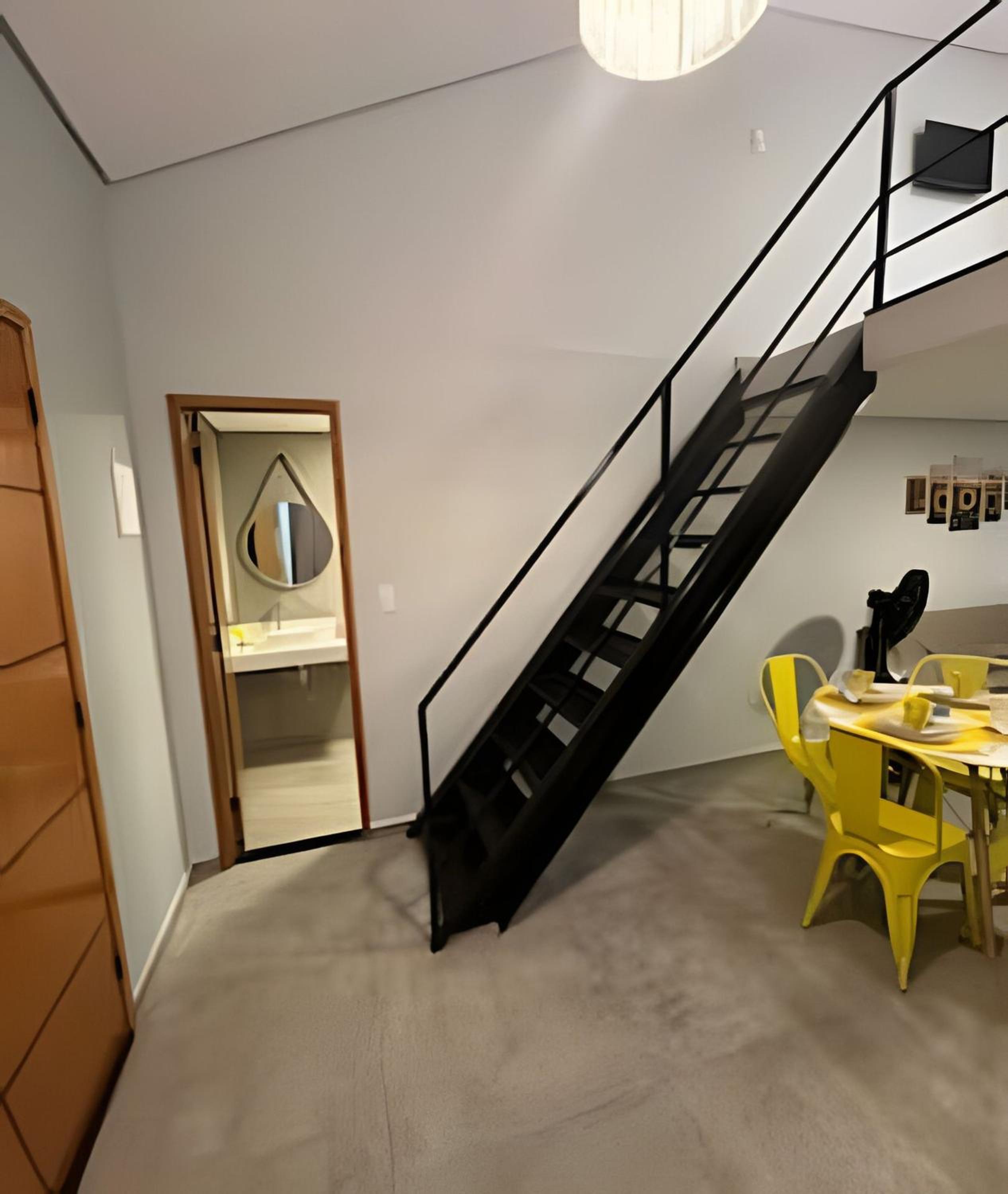 Loft de Luxo no Braga: Perfeito para Casais - Ar, Wi-Fi e Estilo