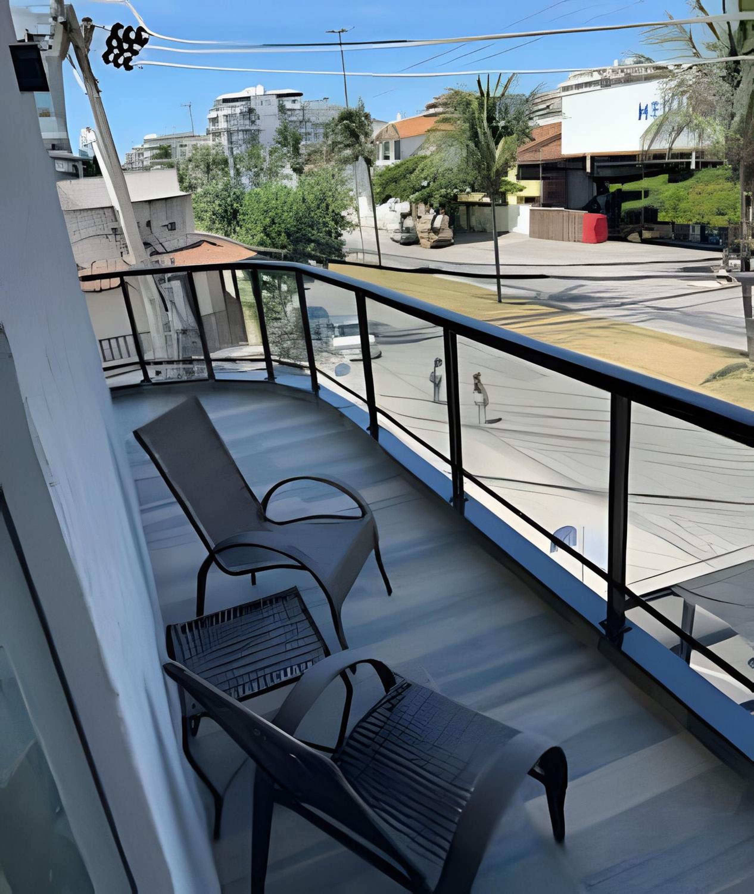 Loft de Luxo no Braga: Perfeito para Casais - Ar, Wi-Fi e Estilo