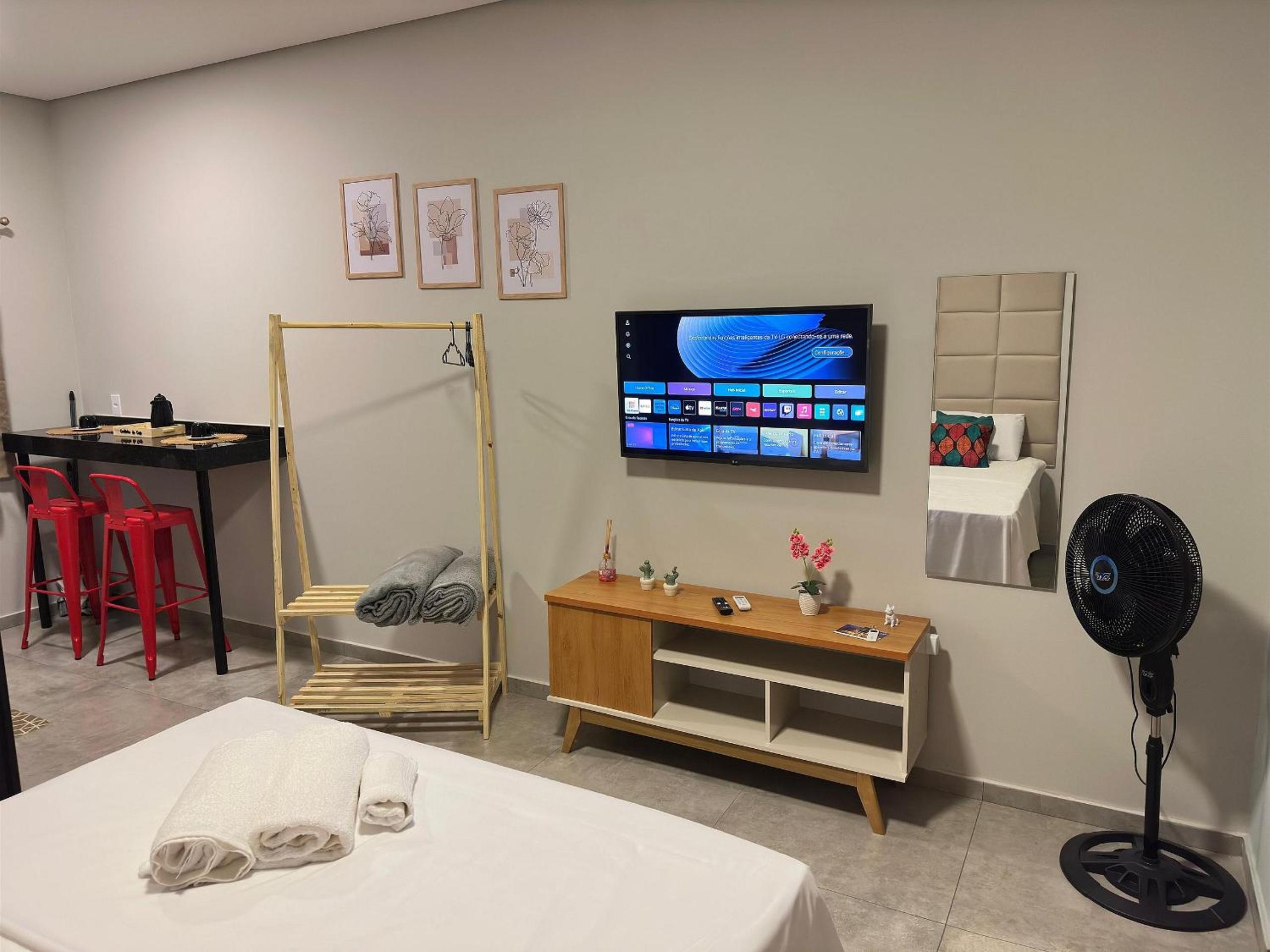 Loft de Luxo no Braga: Perfeito para Casais - Ar, Wi-Fi e Estilo