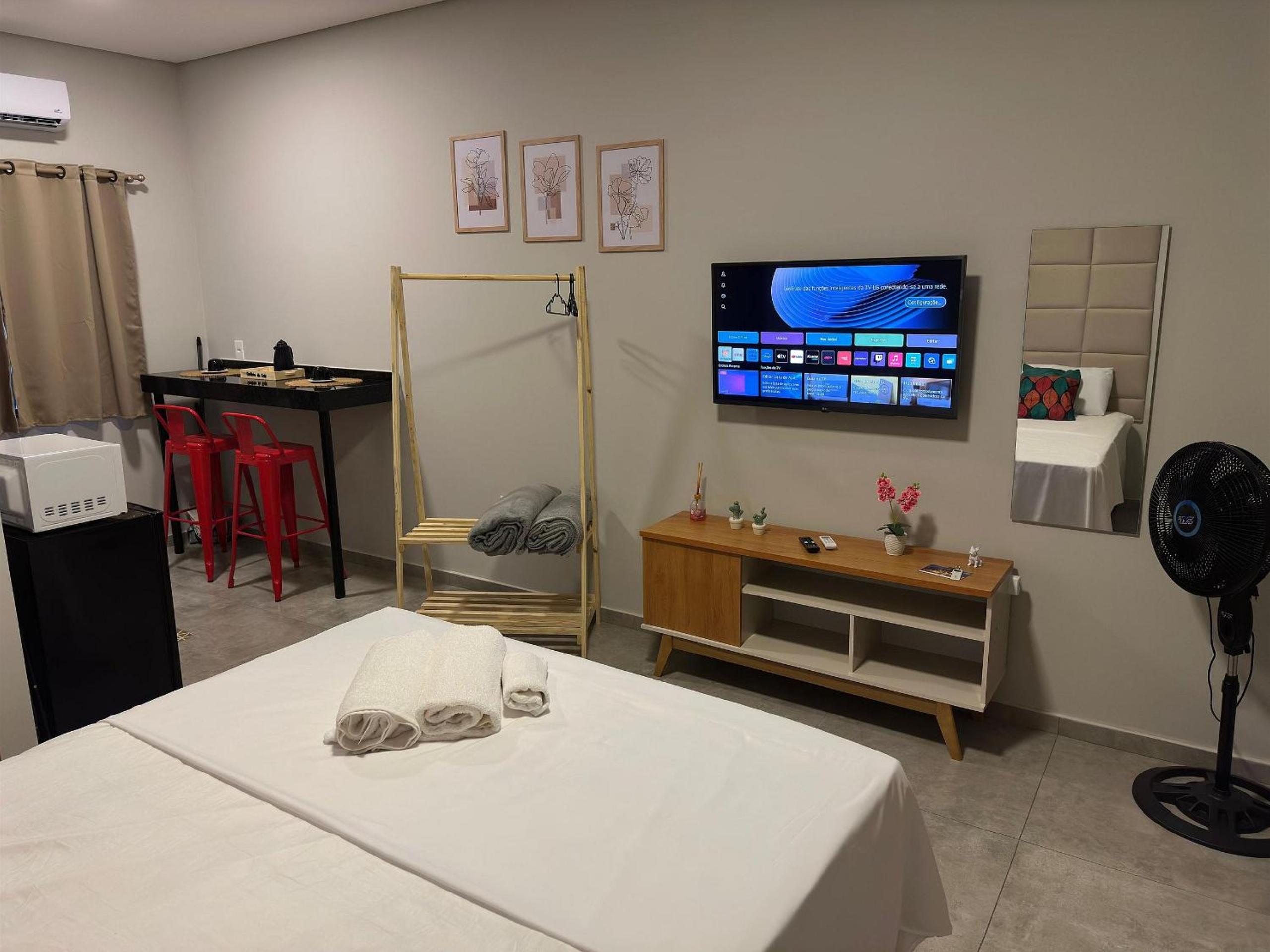Loft de Luxo no Braga: Perfeito para Casais - Ar, Wi-Fi e Estilo