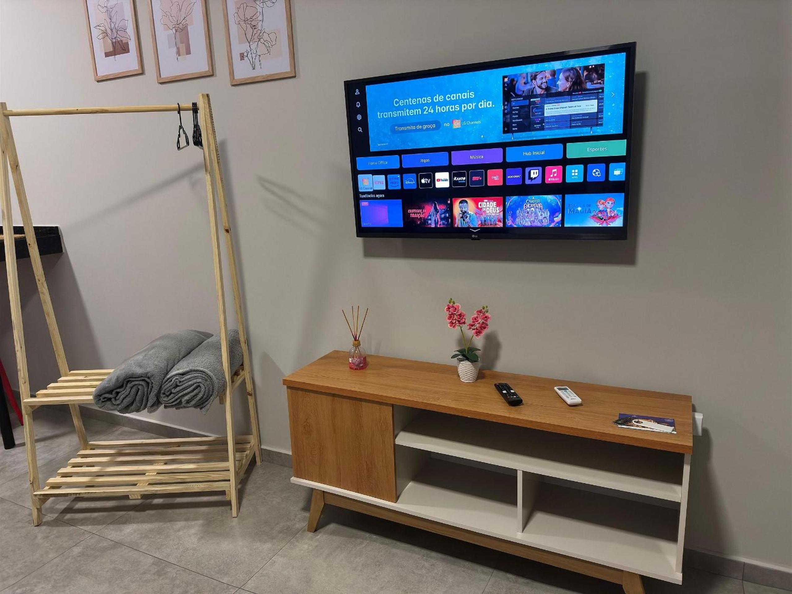Loft de Luxo no Braga: Perfeito para Casais - Ar, Wi-Fi e Estilo
