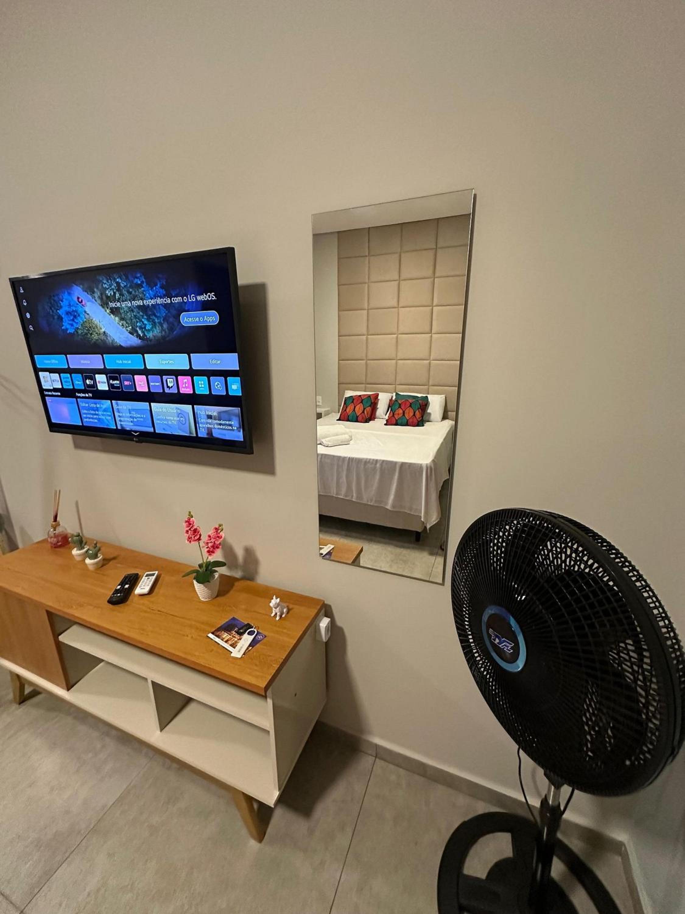 Loft de Luxo no Braga: Perfeito para Casais - Ar, Wi-Fi e Estilo