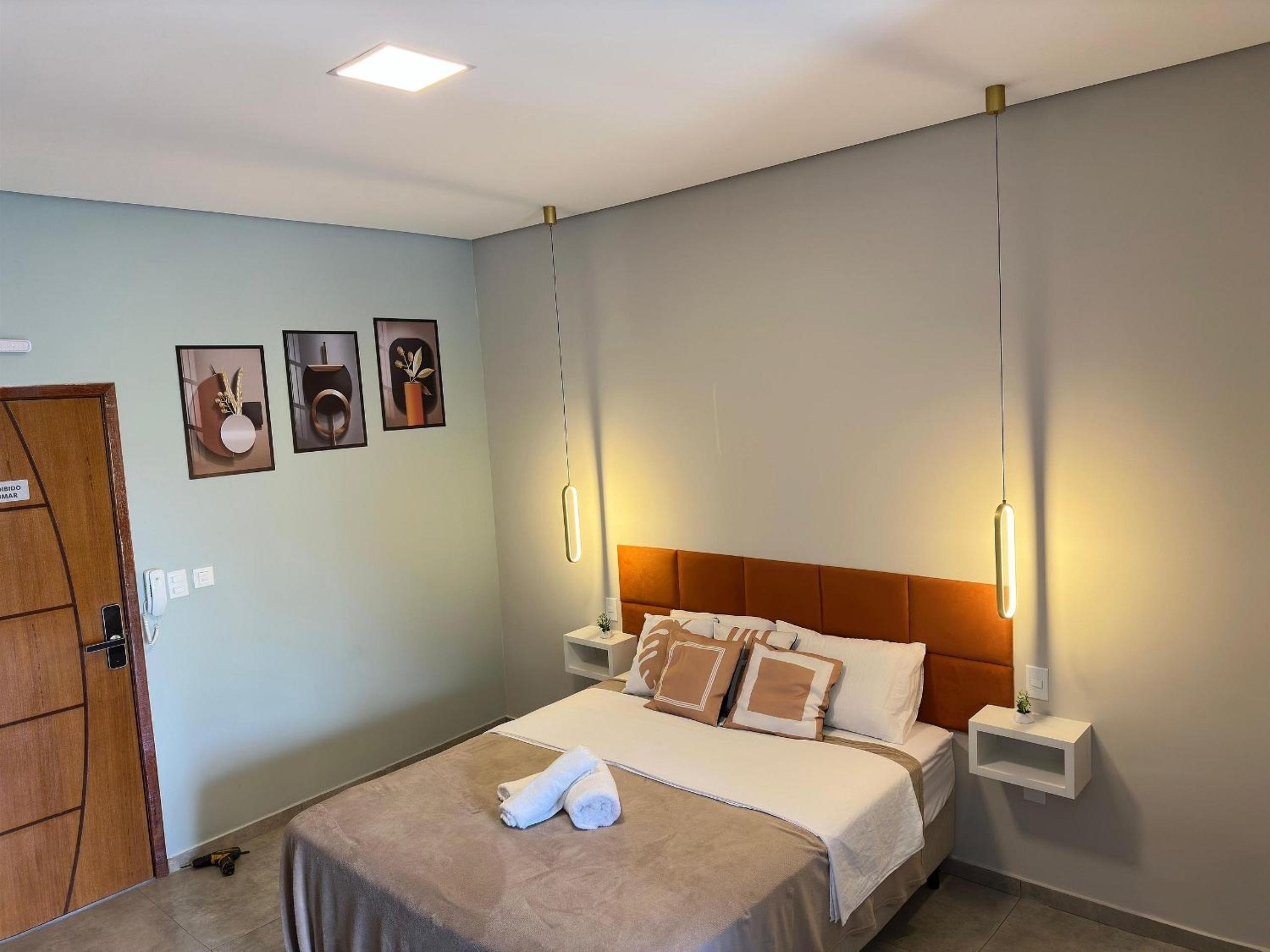 Loft de Luxo no Braga: Perfeito para Casais - Ar, Wi-Fi e Estilo