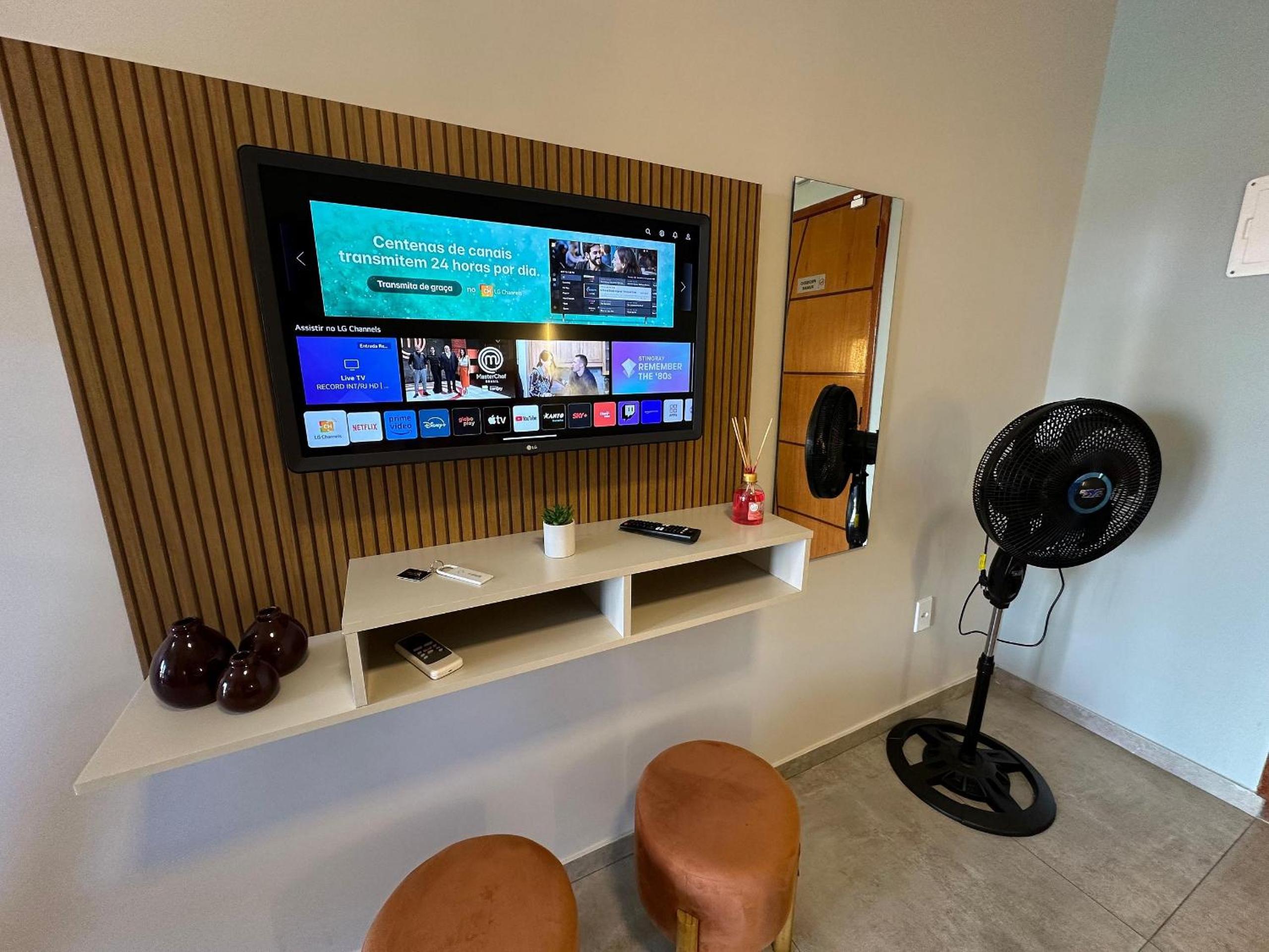 Loft de Luxo no Braga: Perfeito para Casais - Ar, Wi-Fi e Estilo