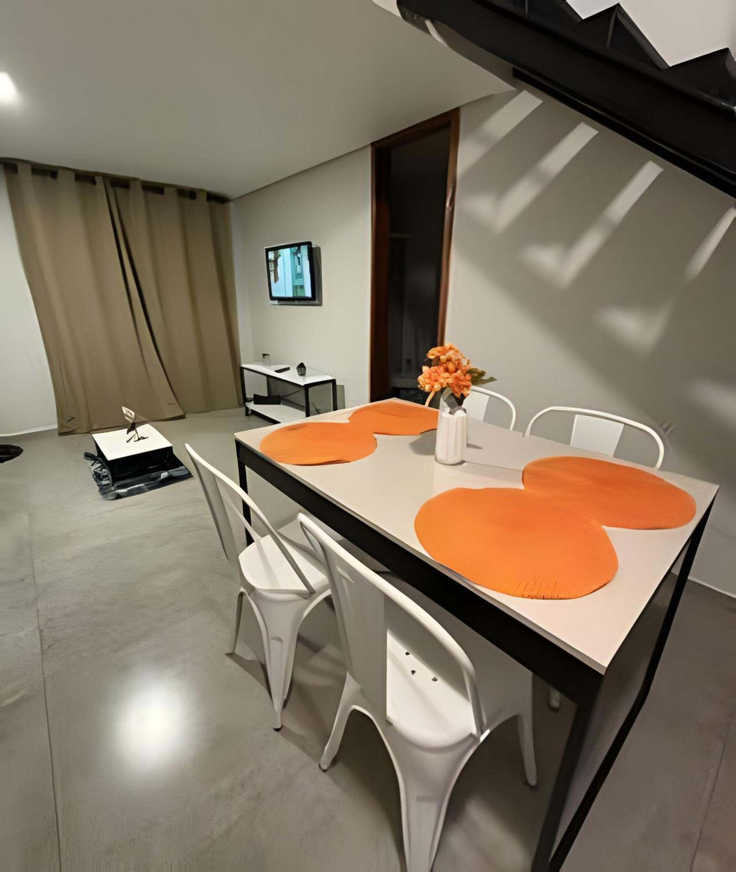 Loft de Luxo no Braga: Perfeito para Casais - Ar, Wi-Fi e Estilo