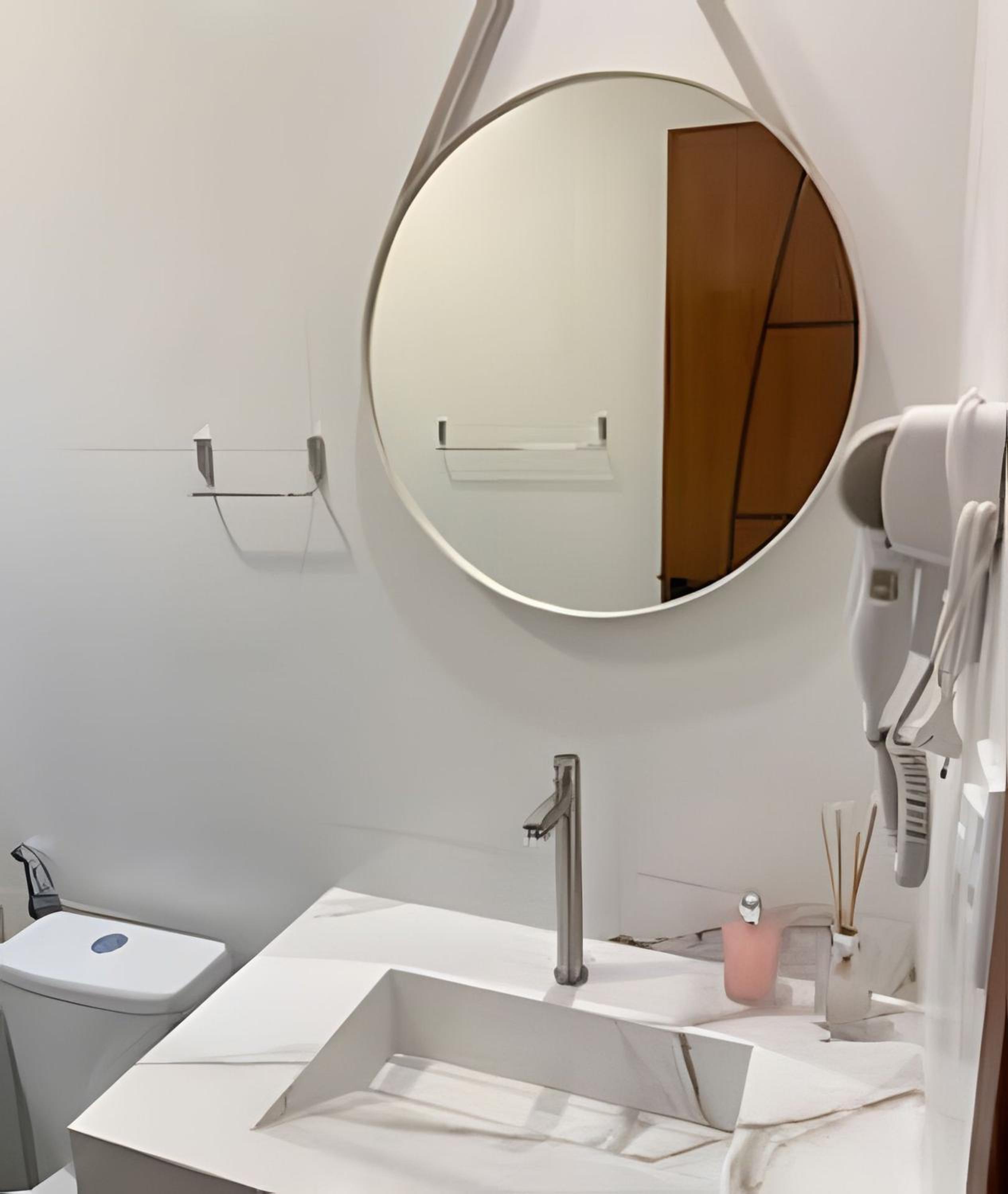 Loft de Luxo no Braga: Perfeito para Casais - Ar, Wi-Fi e Estilo