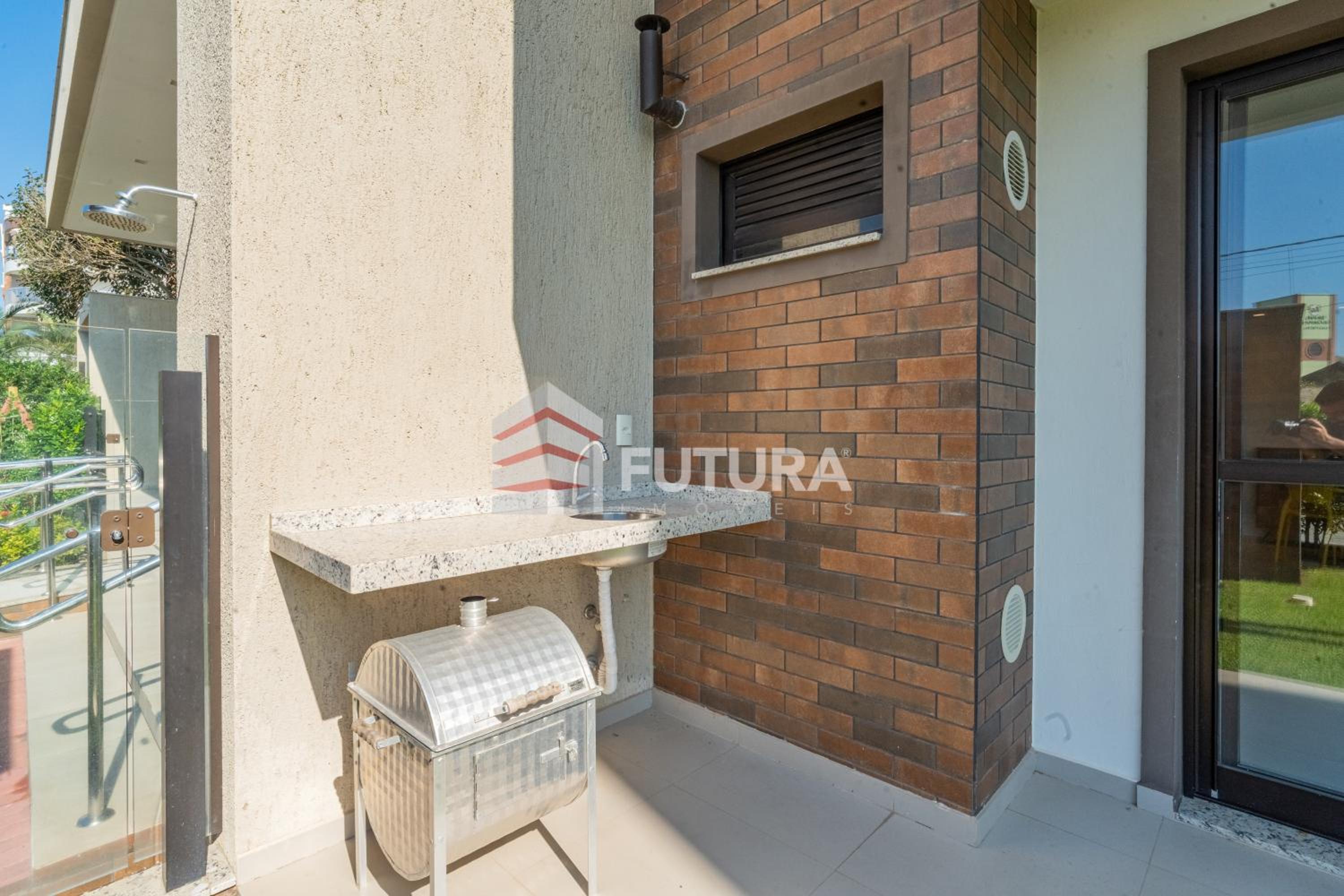 Apartamento térreo com 02 suítes em Mariscal - LA018EF