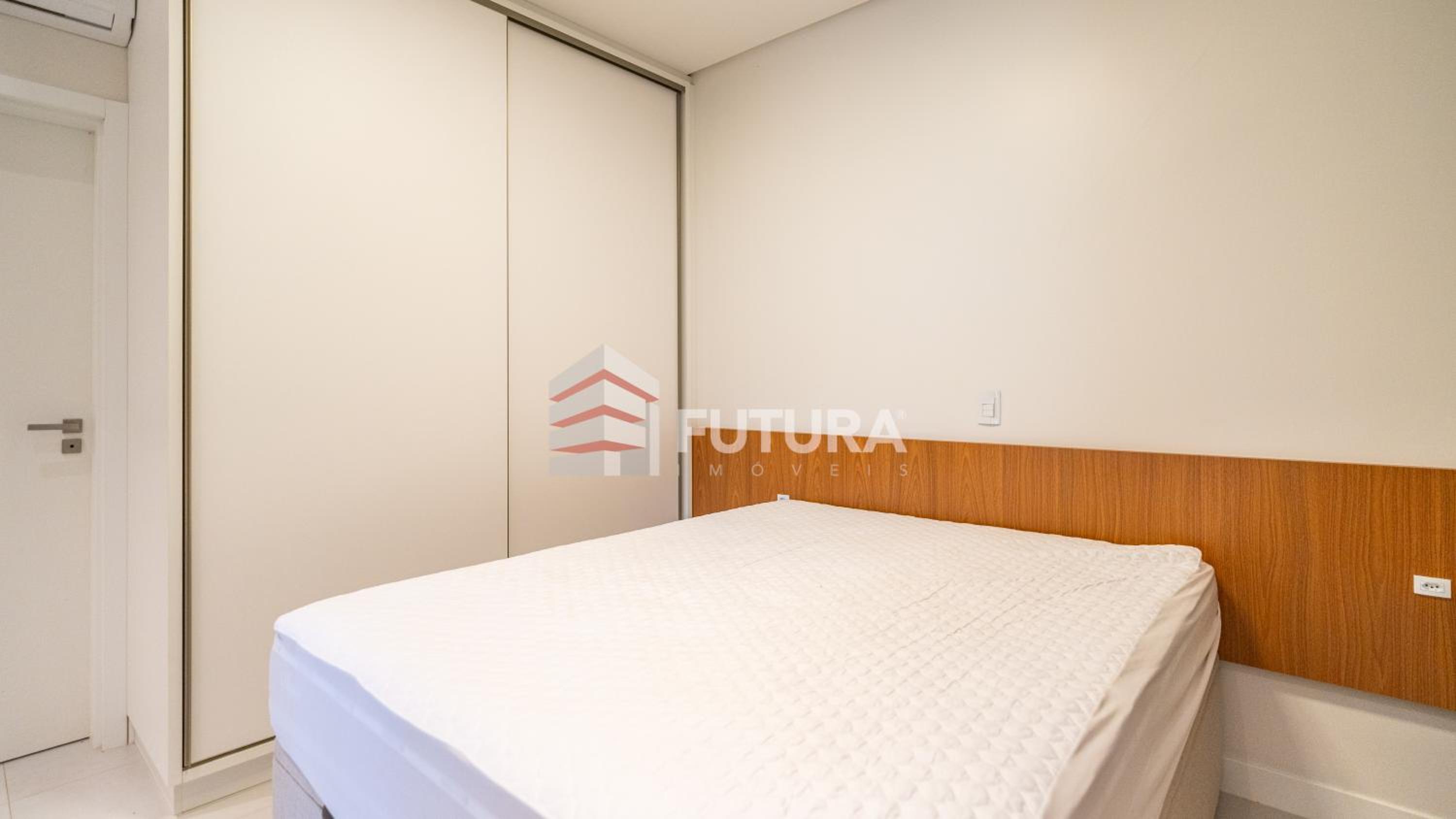 Apartamento térreo com 02 suítes em Mariscal - LA018EF