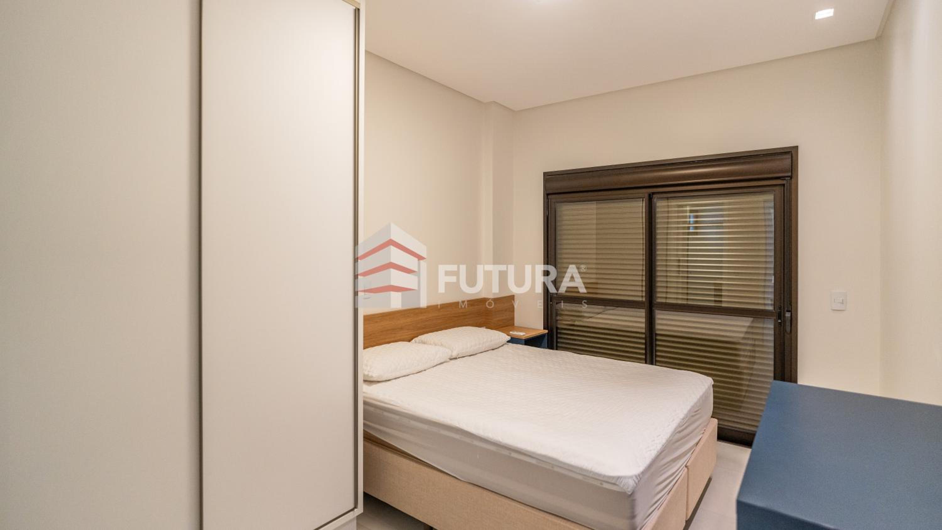 Apartamento térreo com 02 suítes em Mariscal - LA018EF