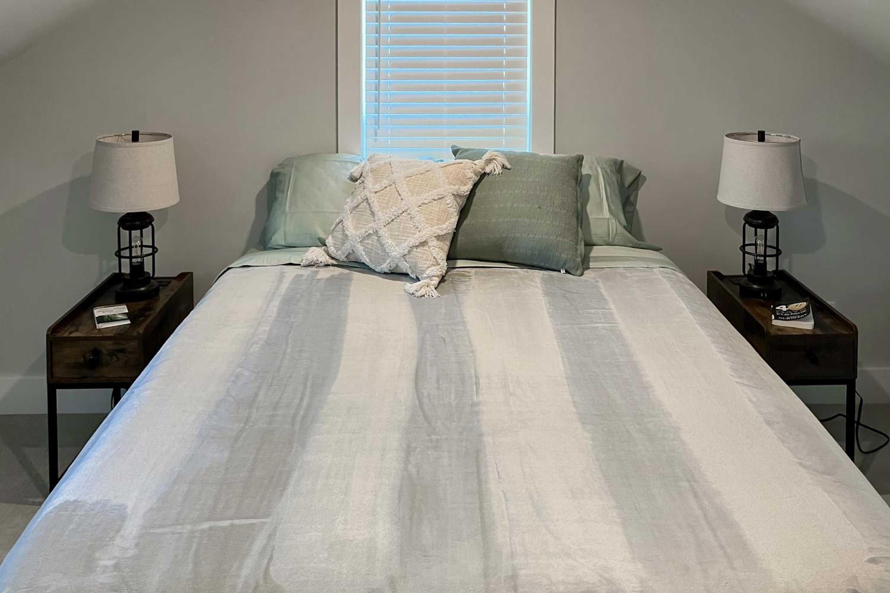 Walk to Beach and Dtwn East Tawas! Lake-View Retreat